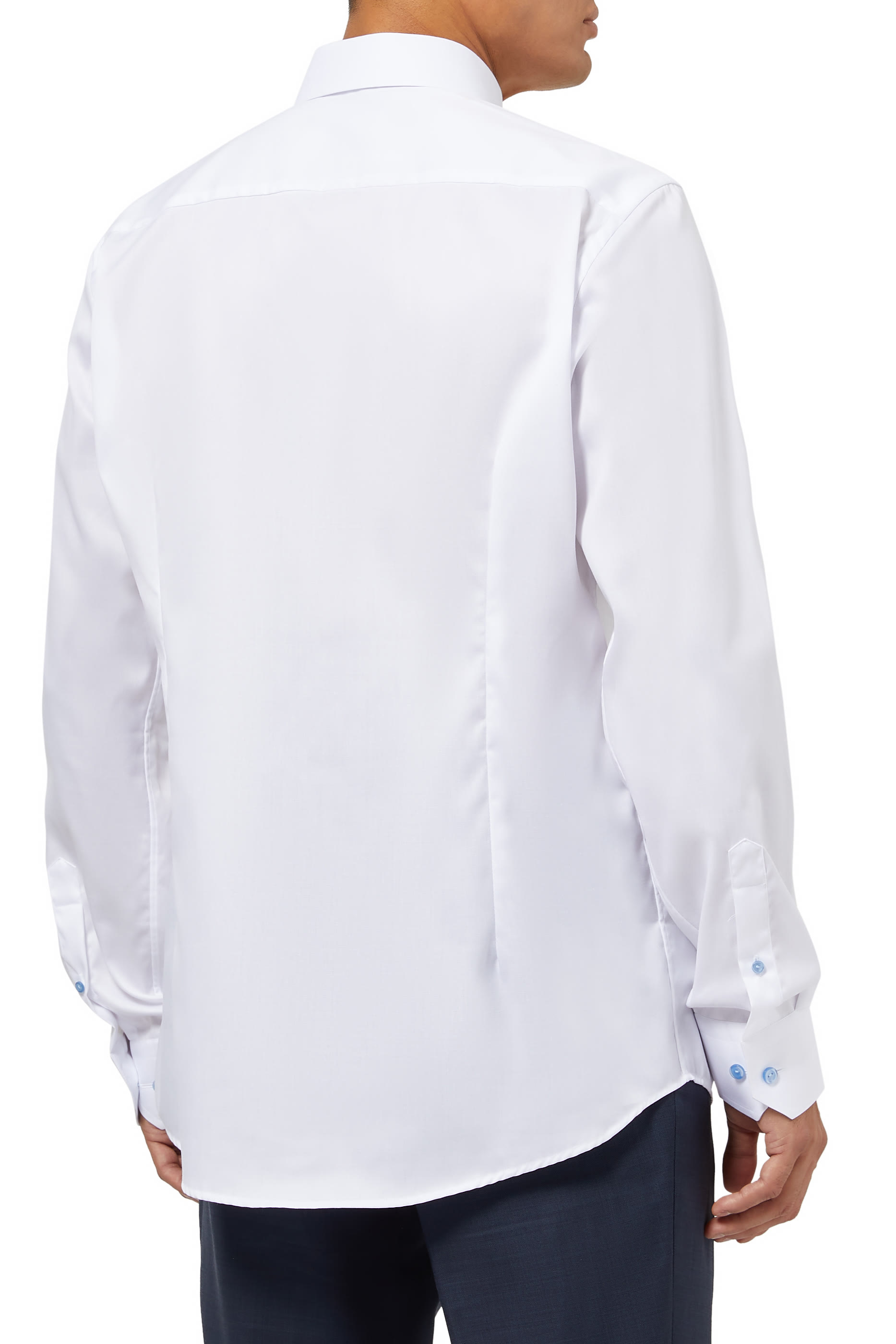 قميص من التويل المميز للماركة