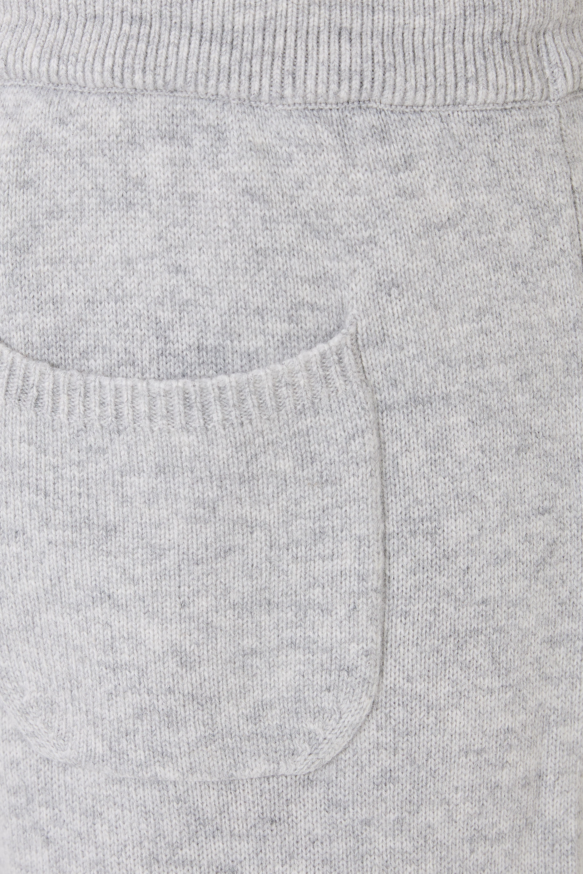 بنطال إليوت