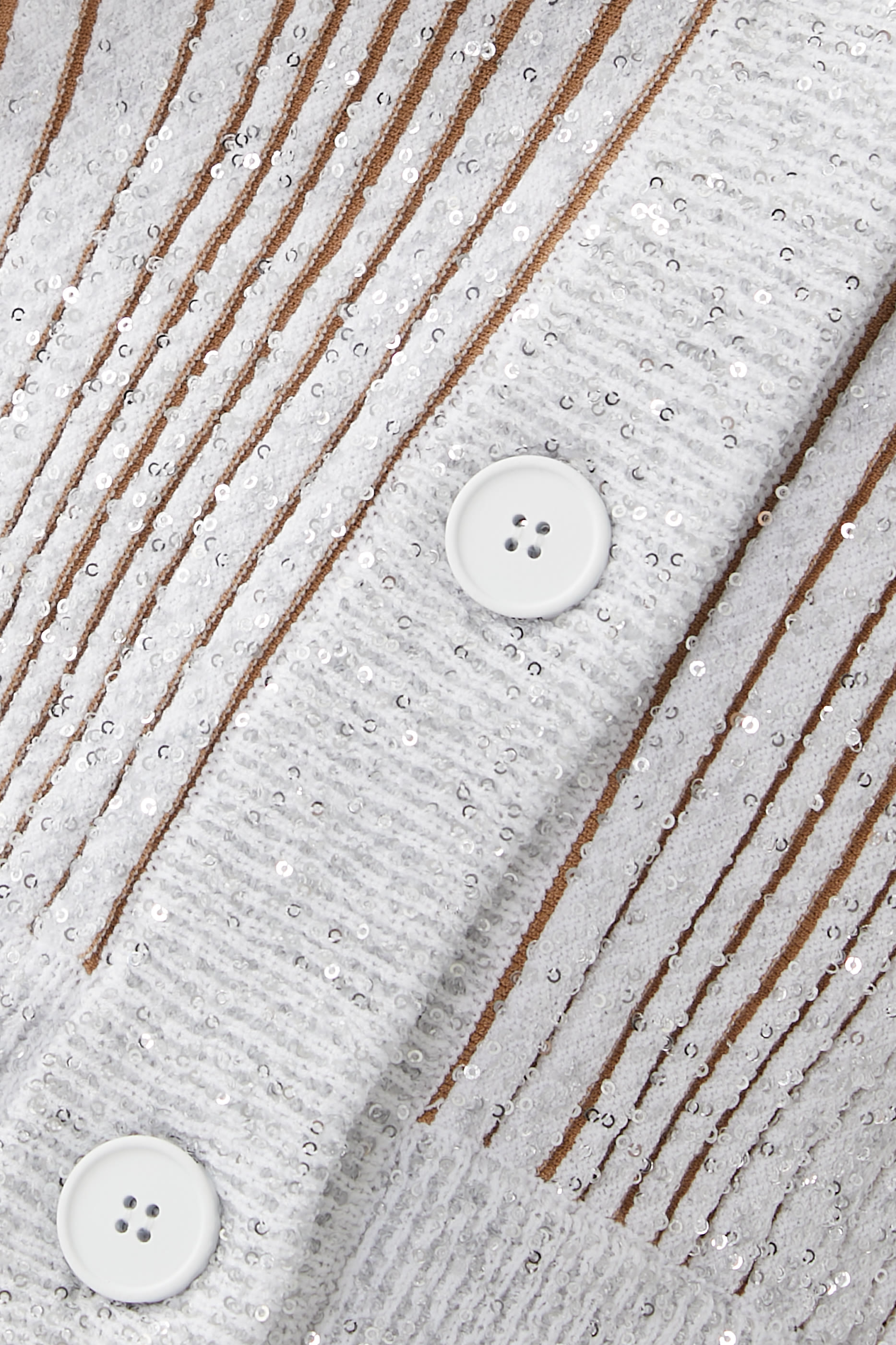 كارديغان بأكمام طويلة وأزرار مطرز جزئيا بترتر