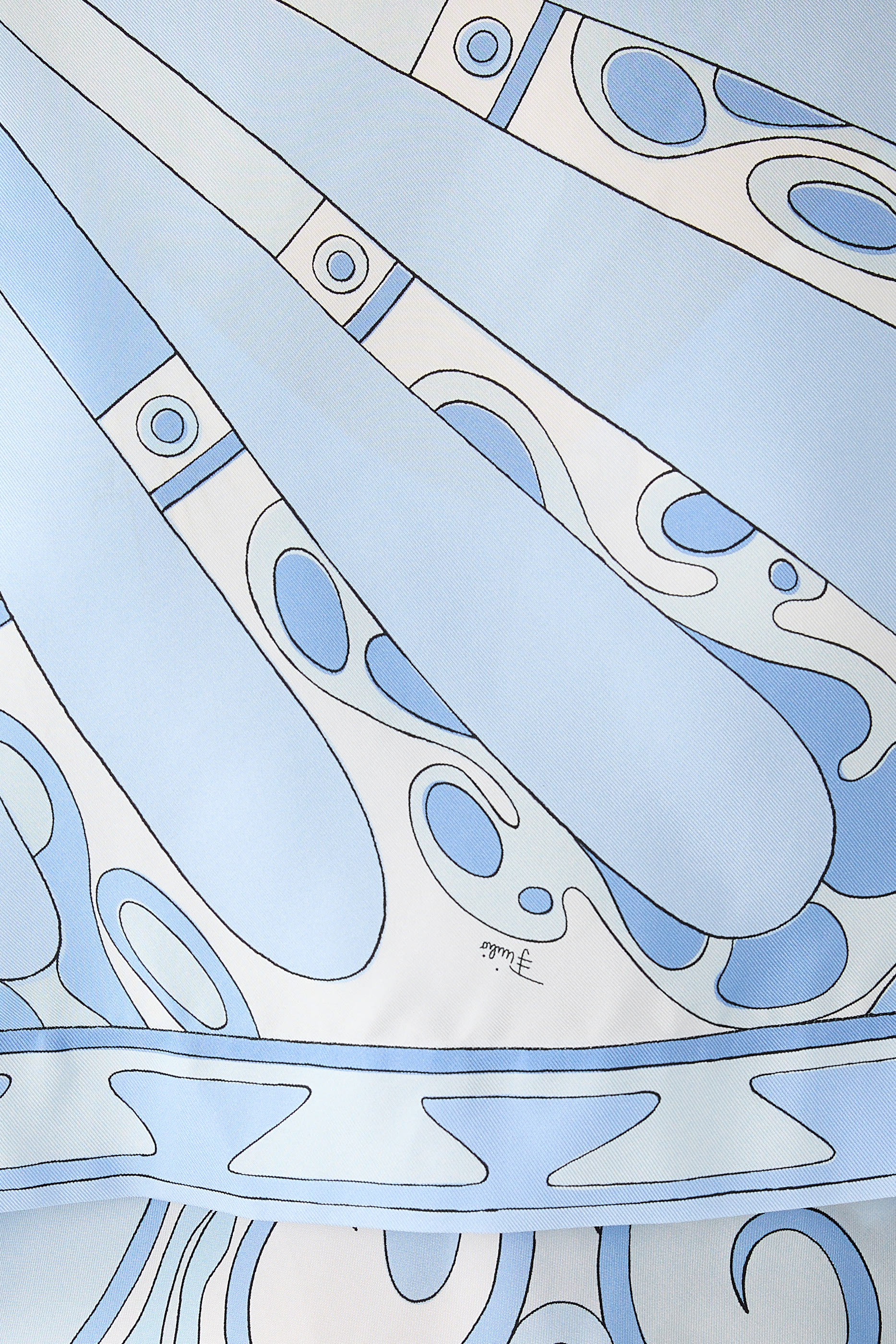 فستان بطبعة اوركيديه وسوليل بكاب