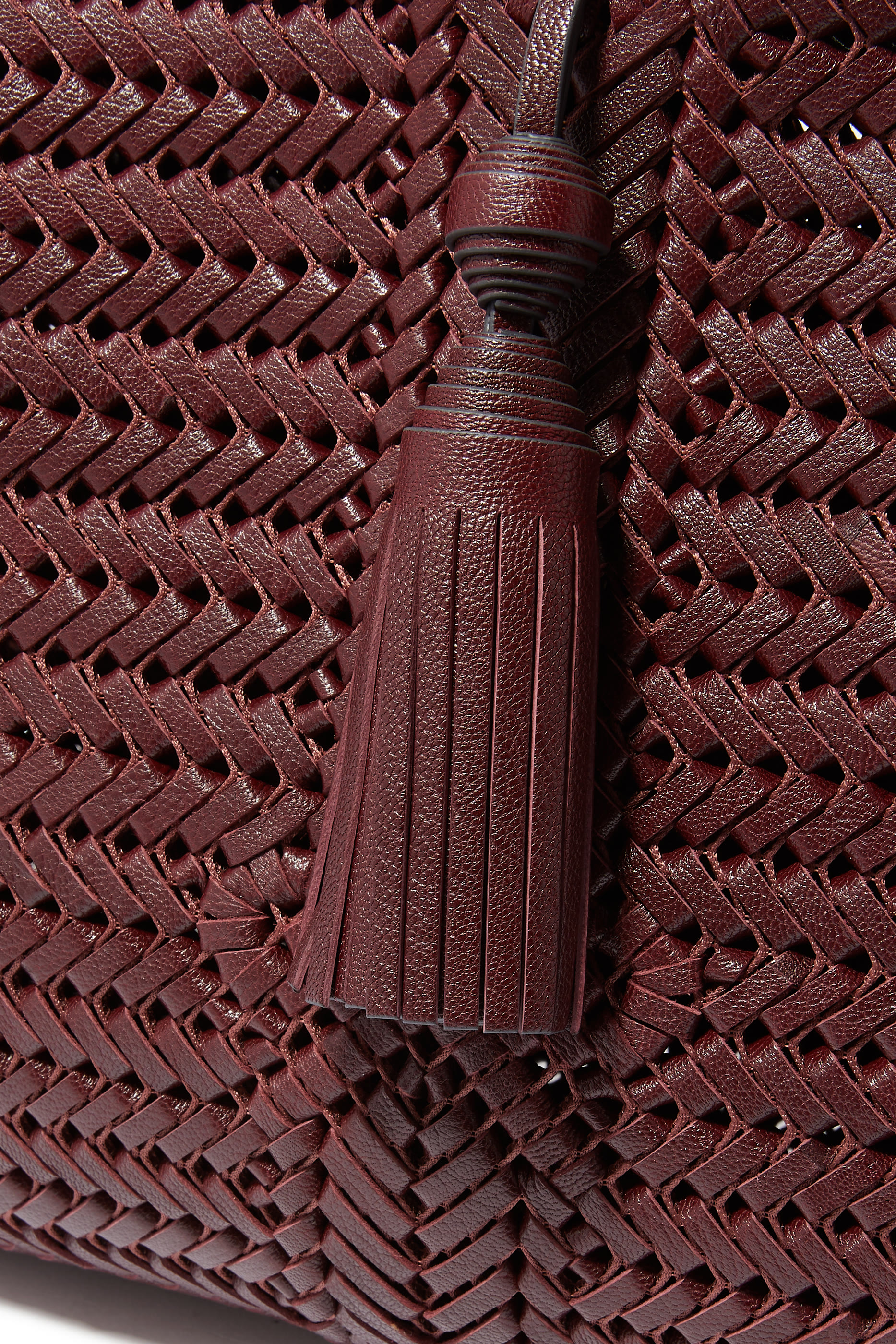 حقيبة هوبو نيسون مزينة بشرابات