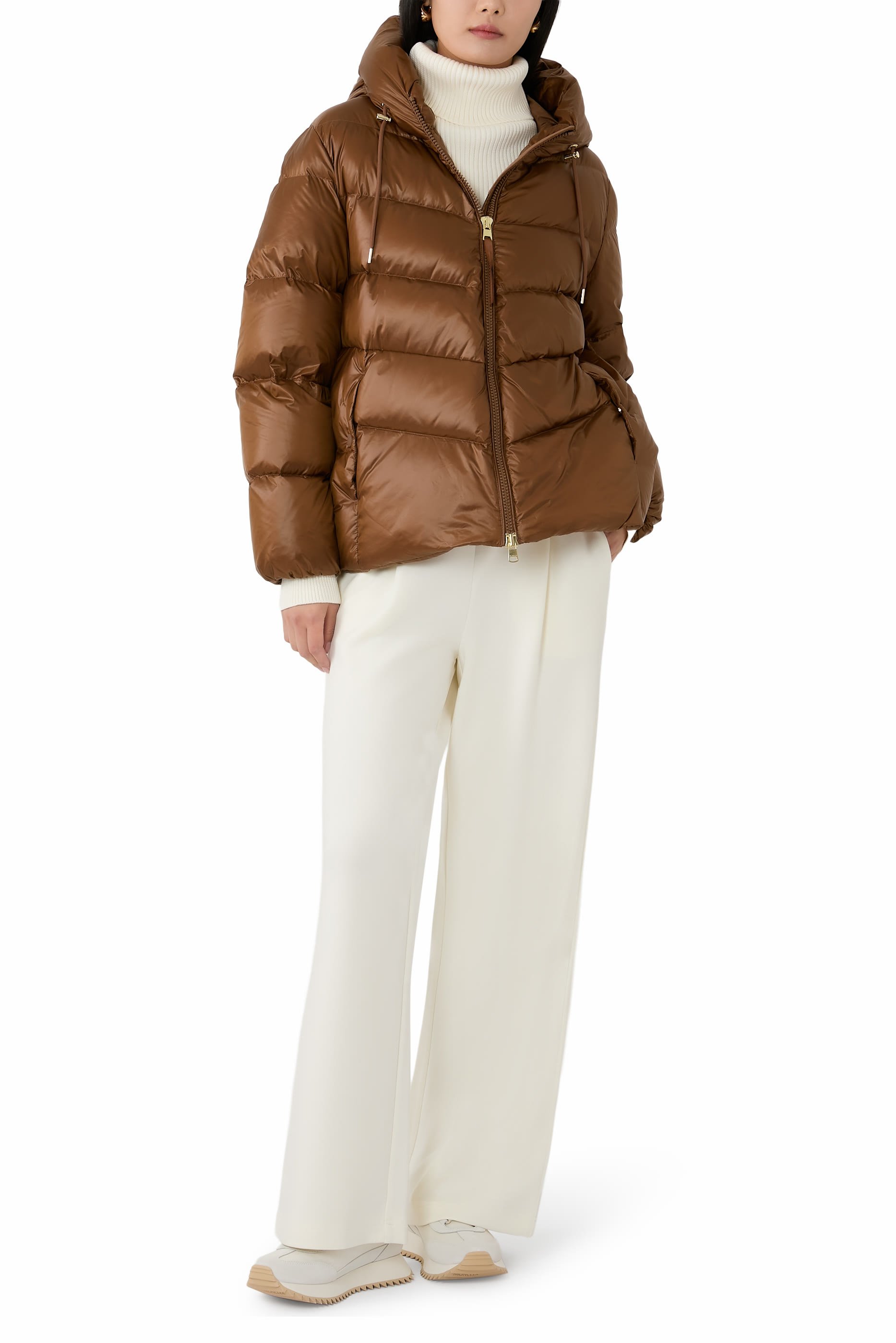 بنطال بقصة ساق واسعة للغاية