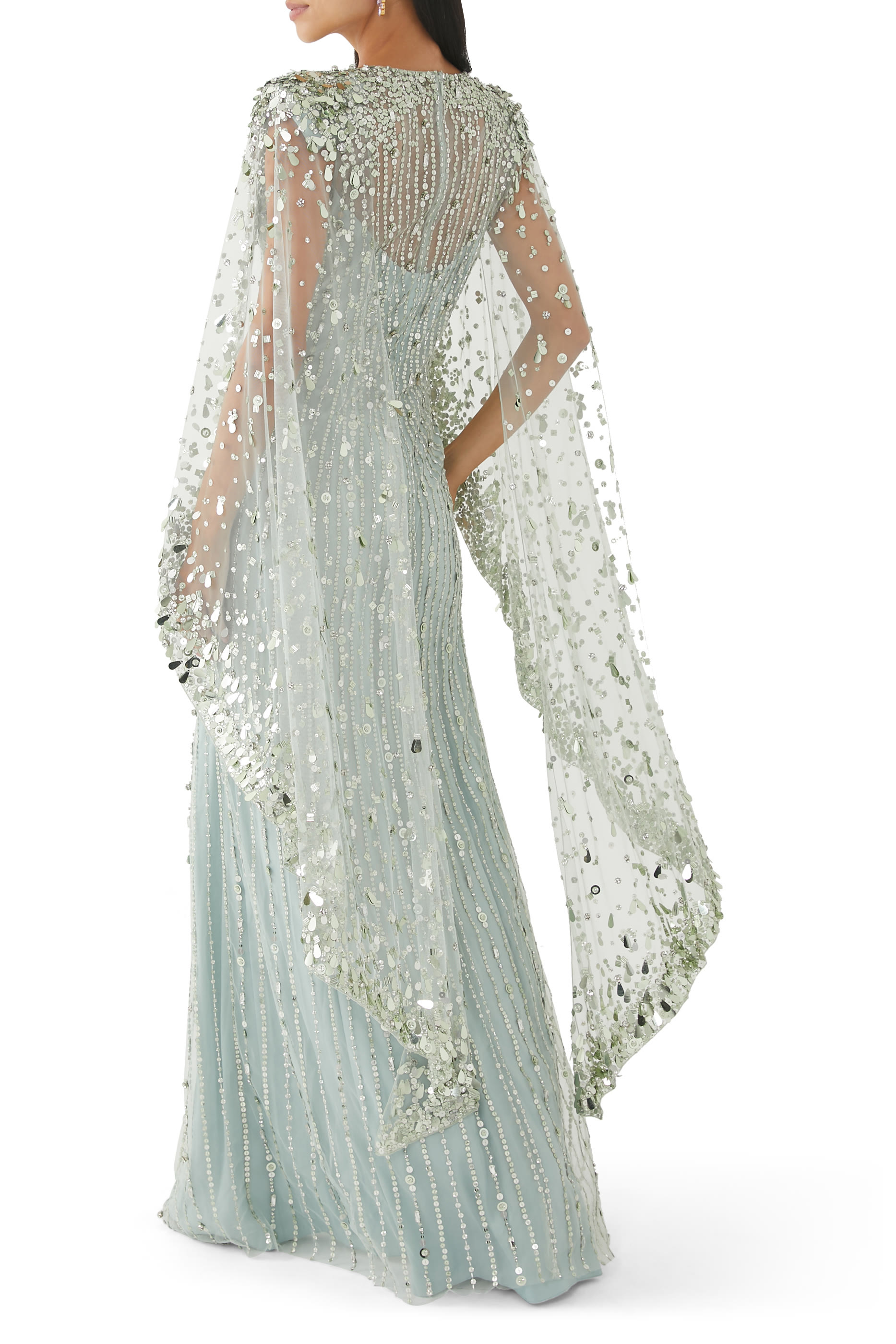 فستان سهرة بأكمام كاب