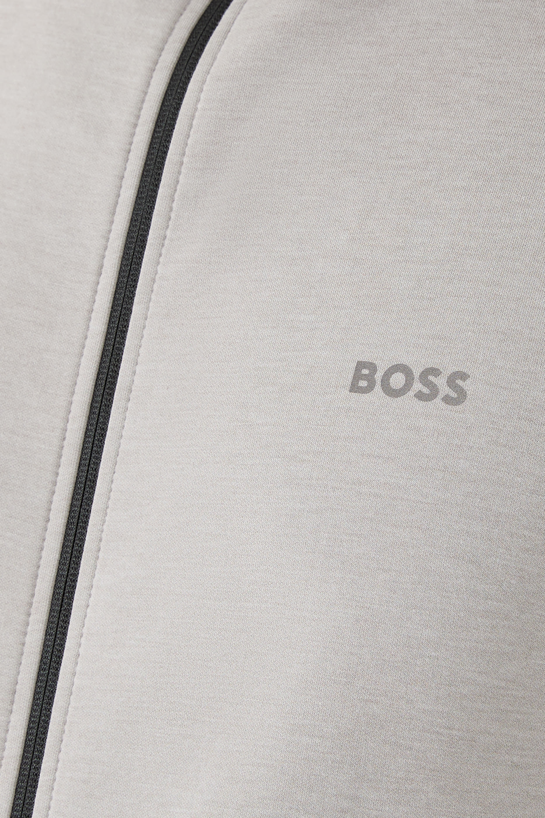 جاكيت رياضي بغطاء رأس خامات تتحكم في الروائح