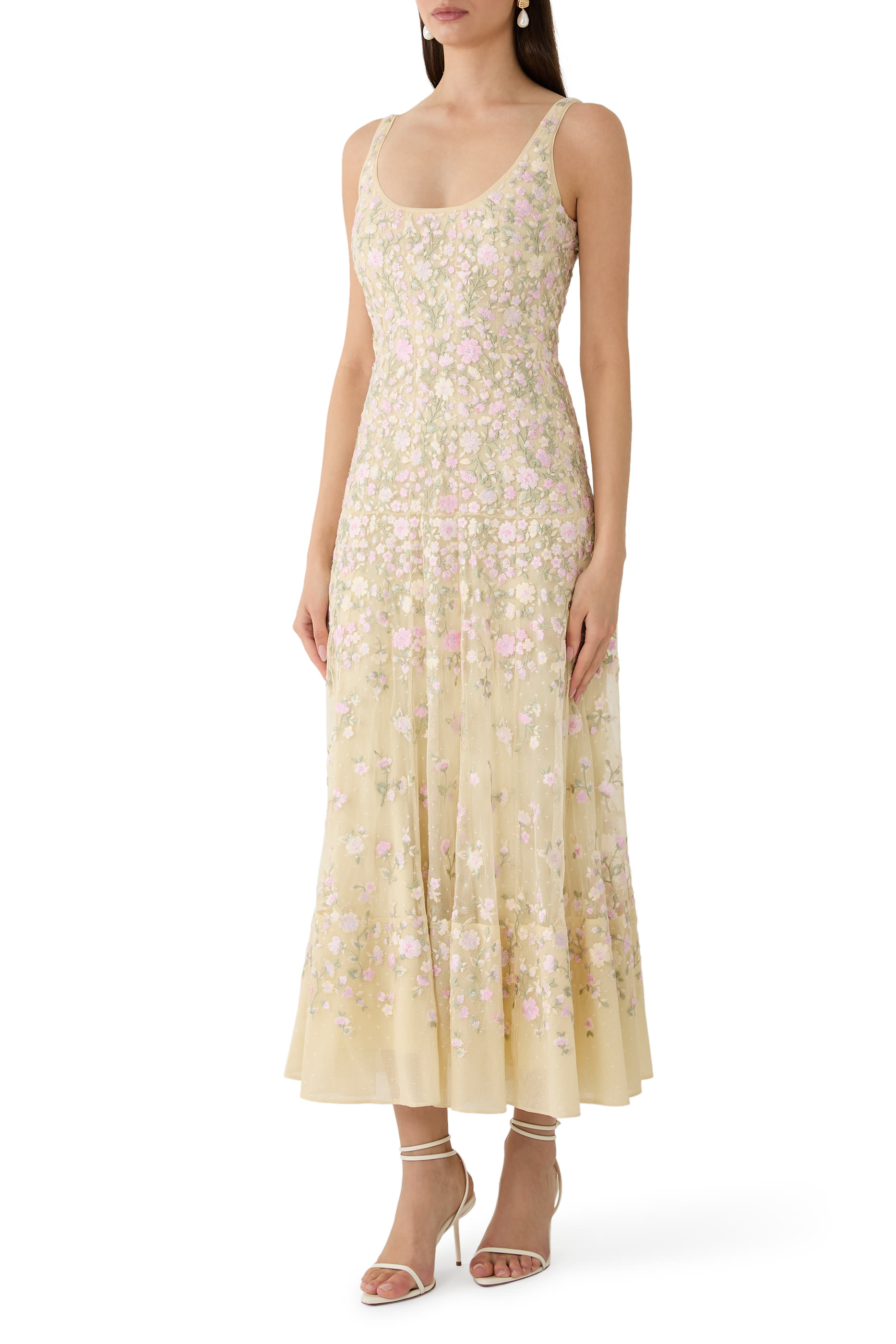 فستان سهرة سيلفيا روز بياقة عميقة بطول الكاحل