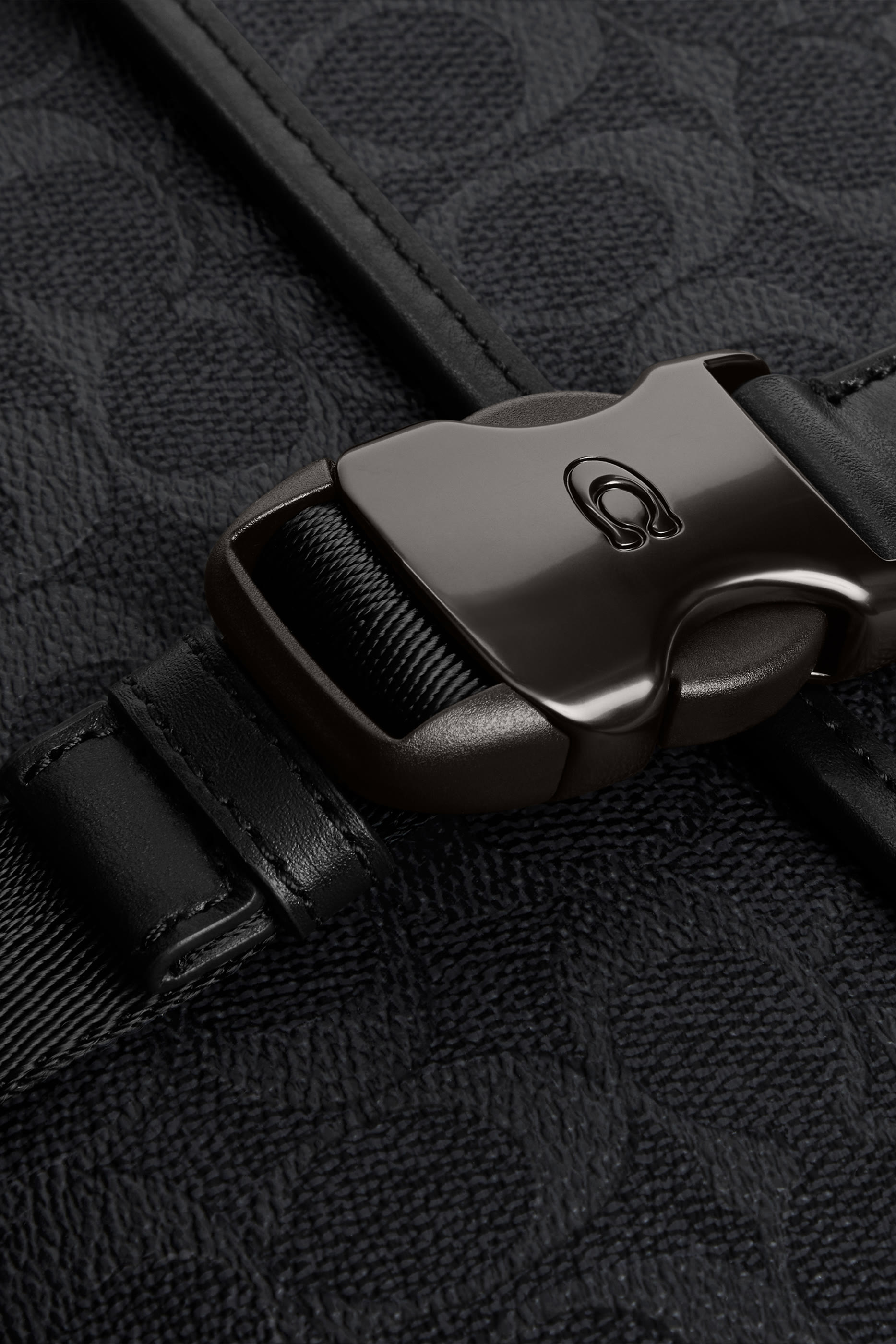 حقيبة مسنجر ليغ قماش قنب بشعار الماركة