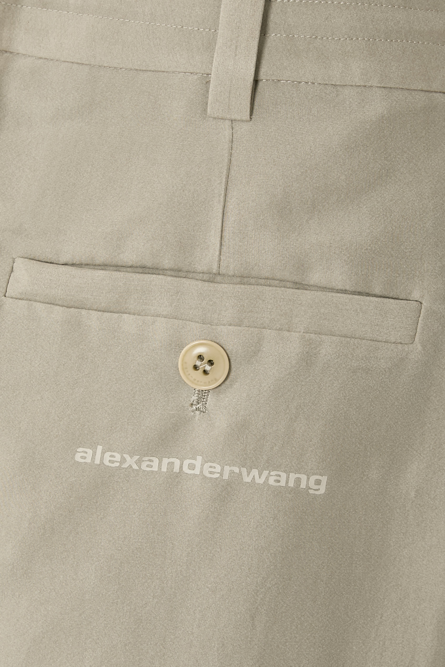 بنطال بقصة مريحة وخصر متوسط الارتفاع مع تفاصيل رباط تضييق