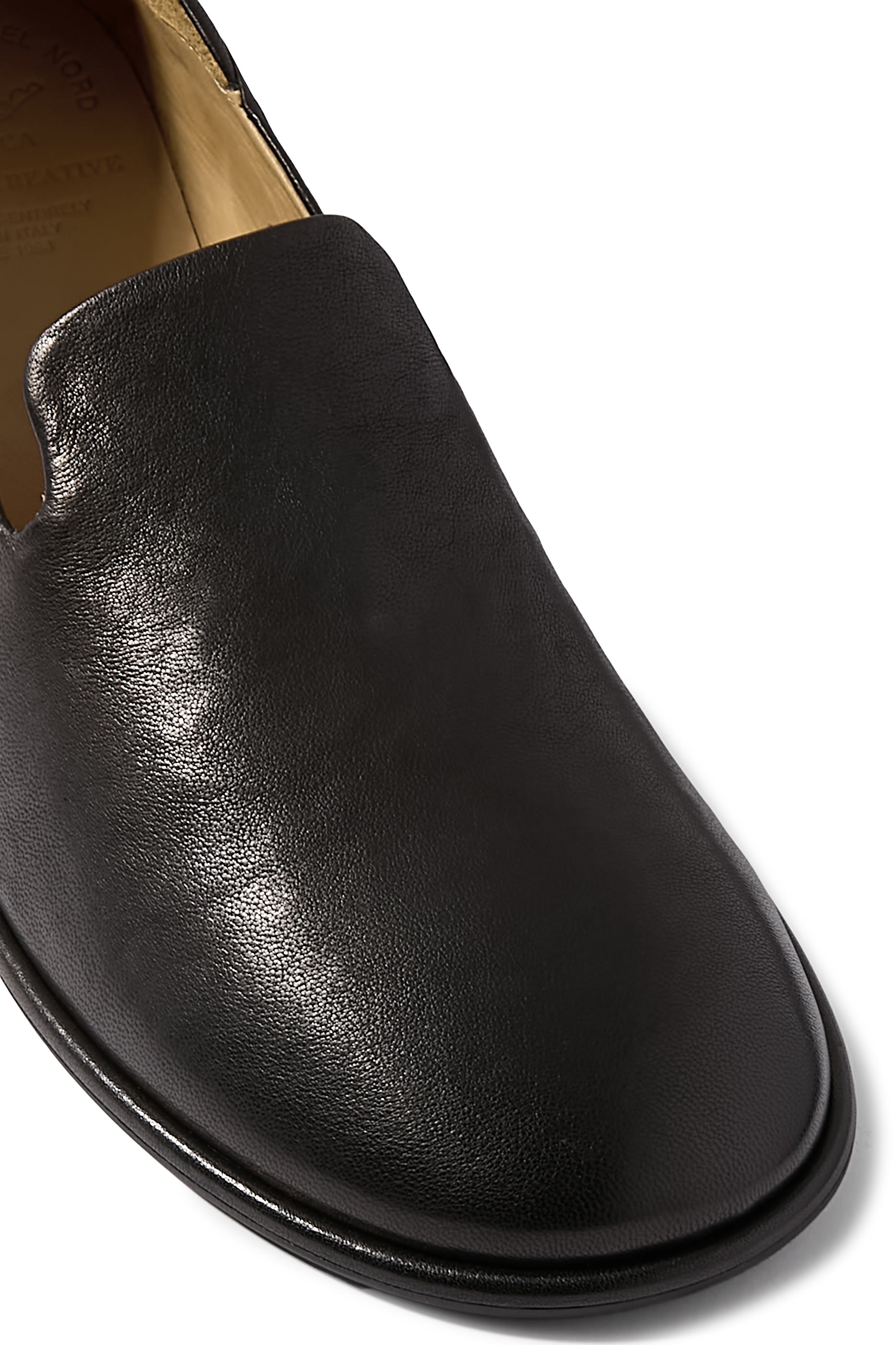 حذاء ميين 001 سهل الارتداء