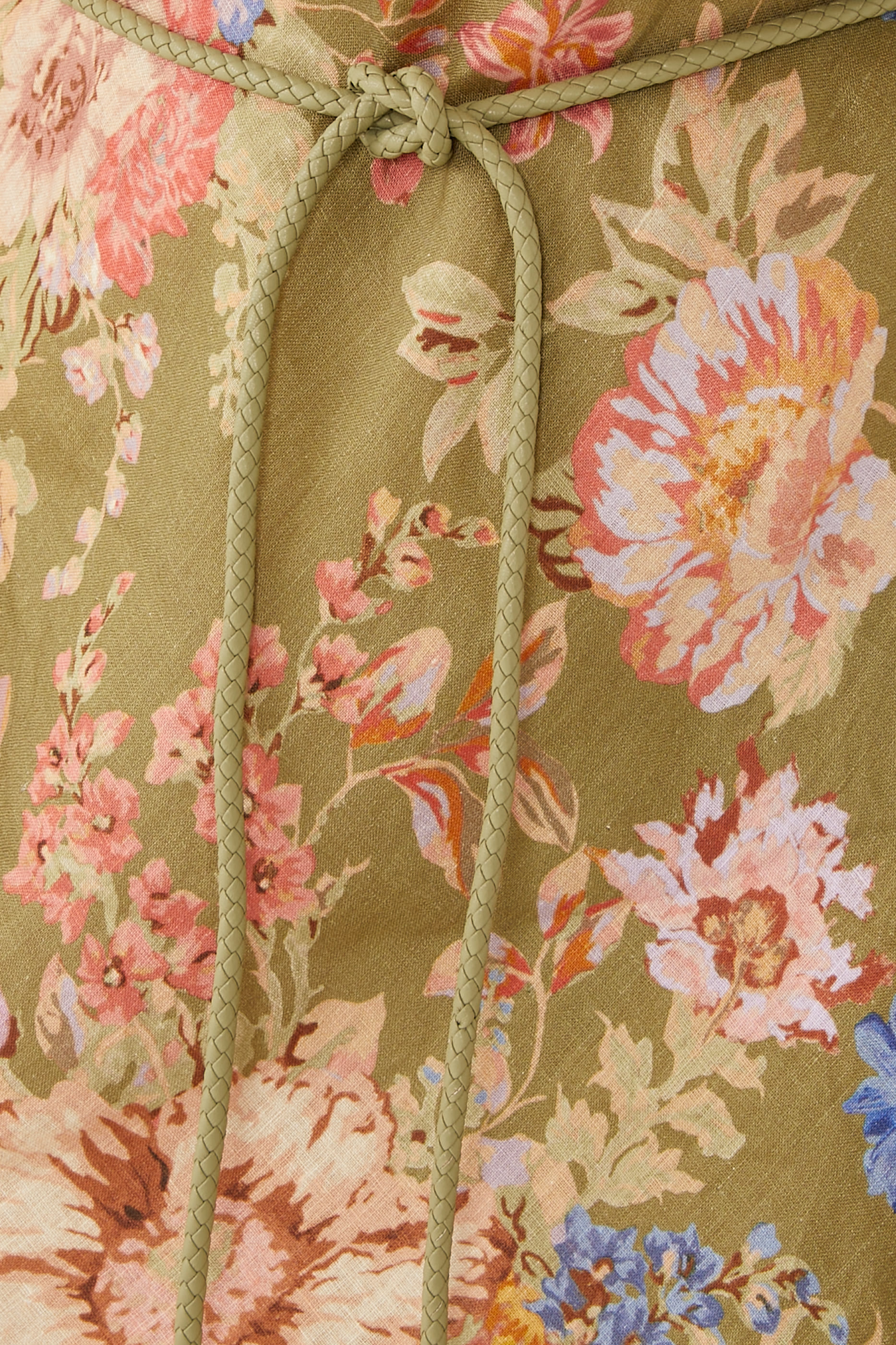 فستان أوغست قصير بقصة مائلة