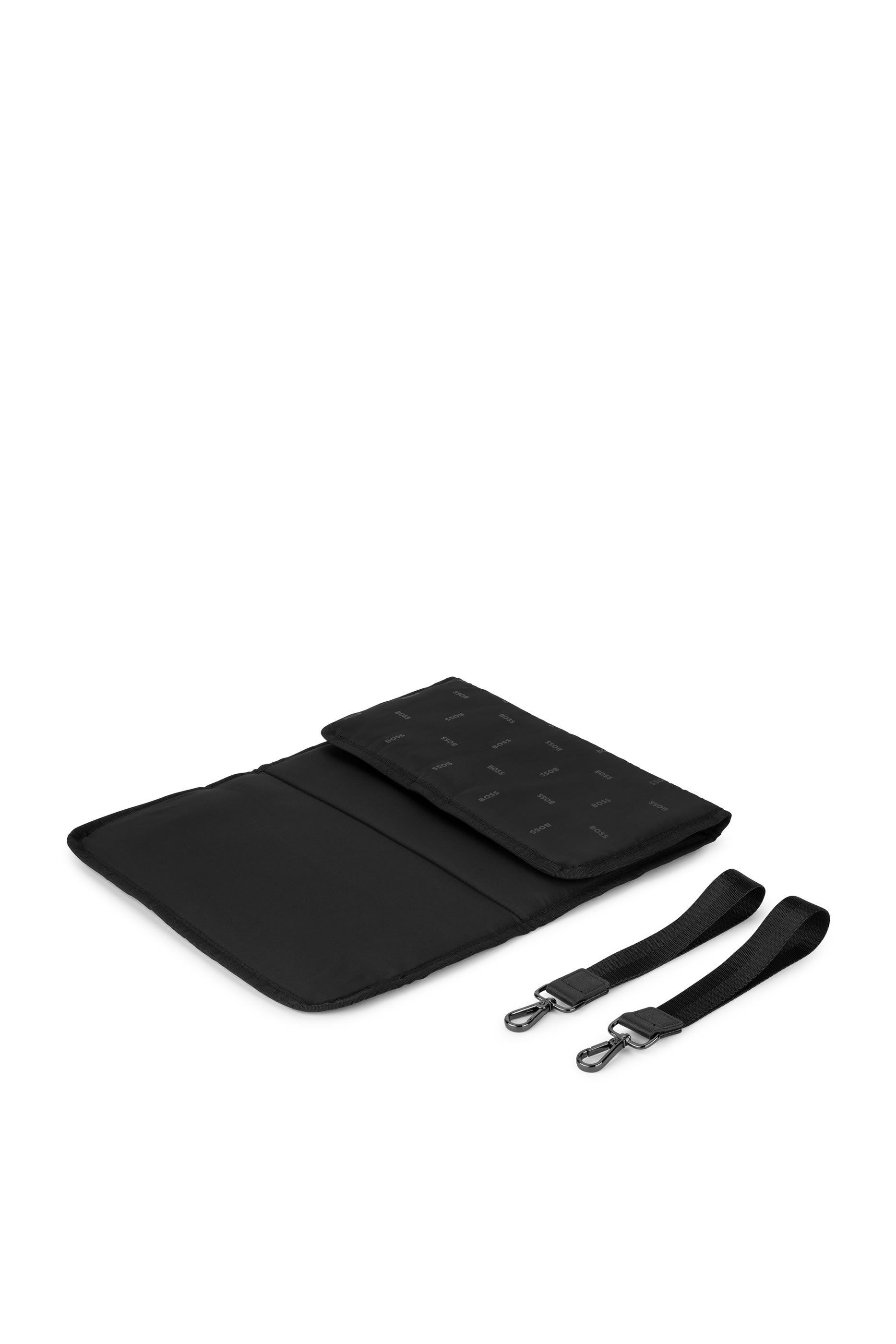 حقيبة تغيير بطبعة شعار الماركة