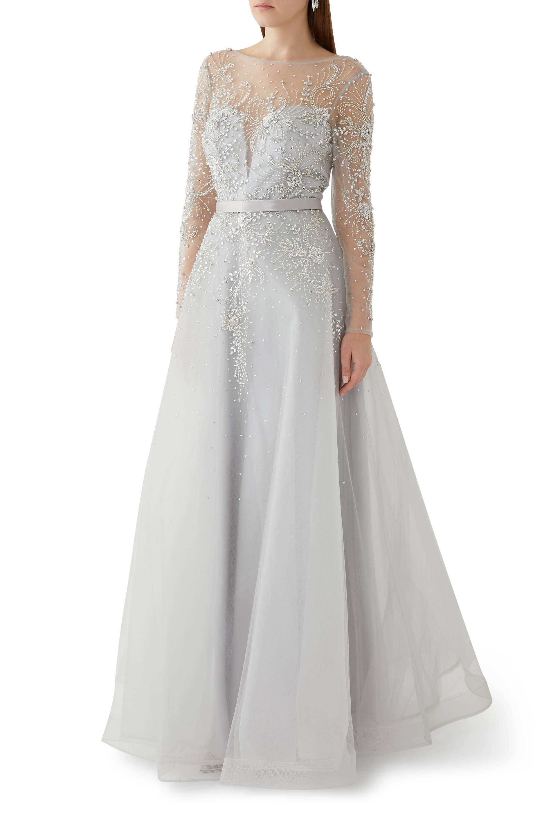 فستان سهرة بأكمام طويلة تول