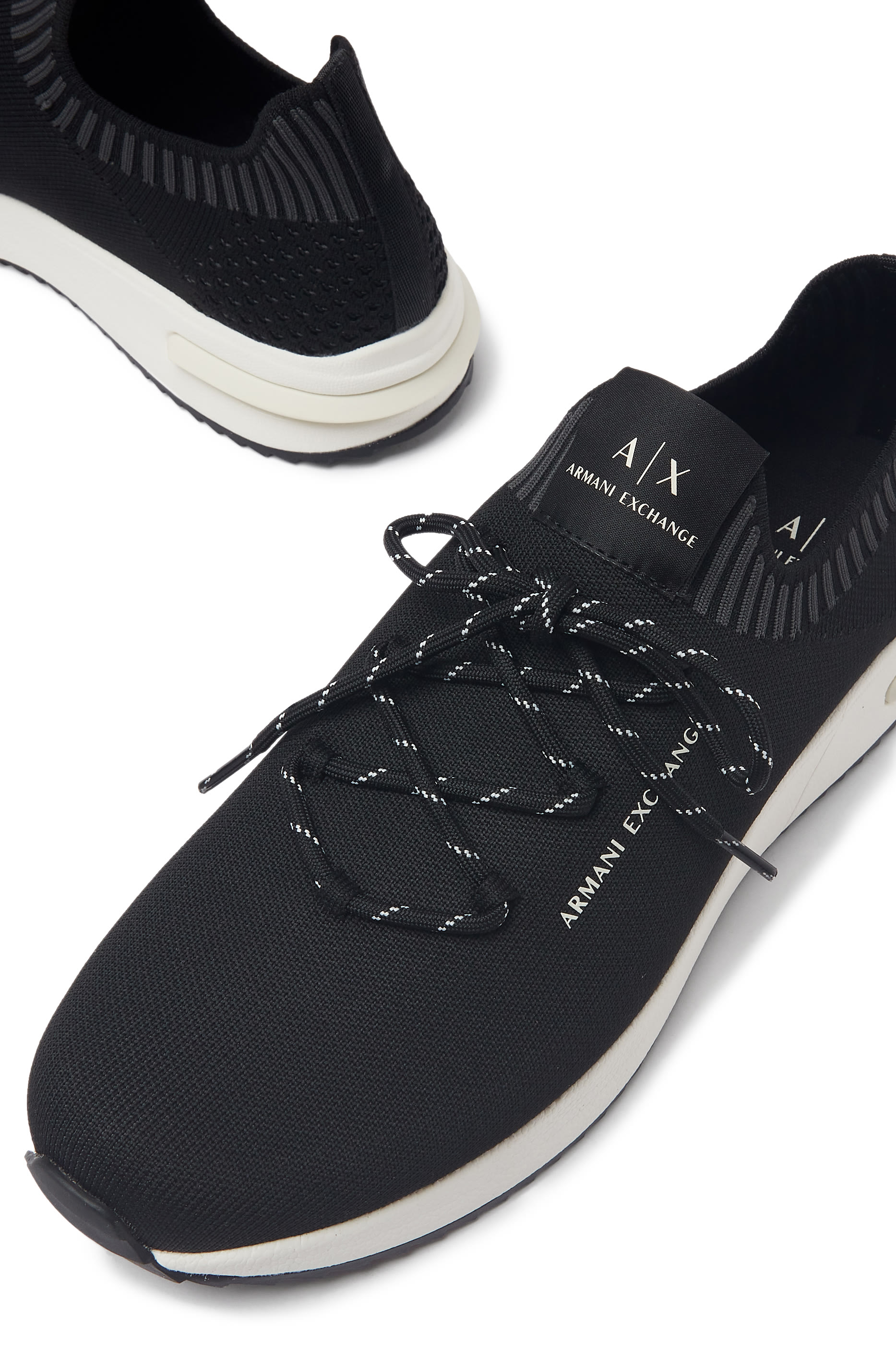 سنيكرز بشعار الماركة