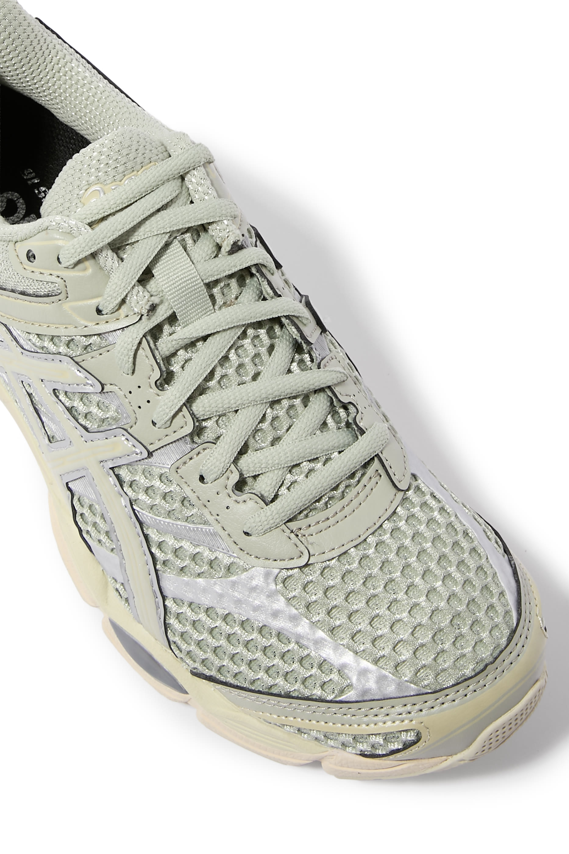 سنيكرز جل-كومولوس 16