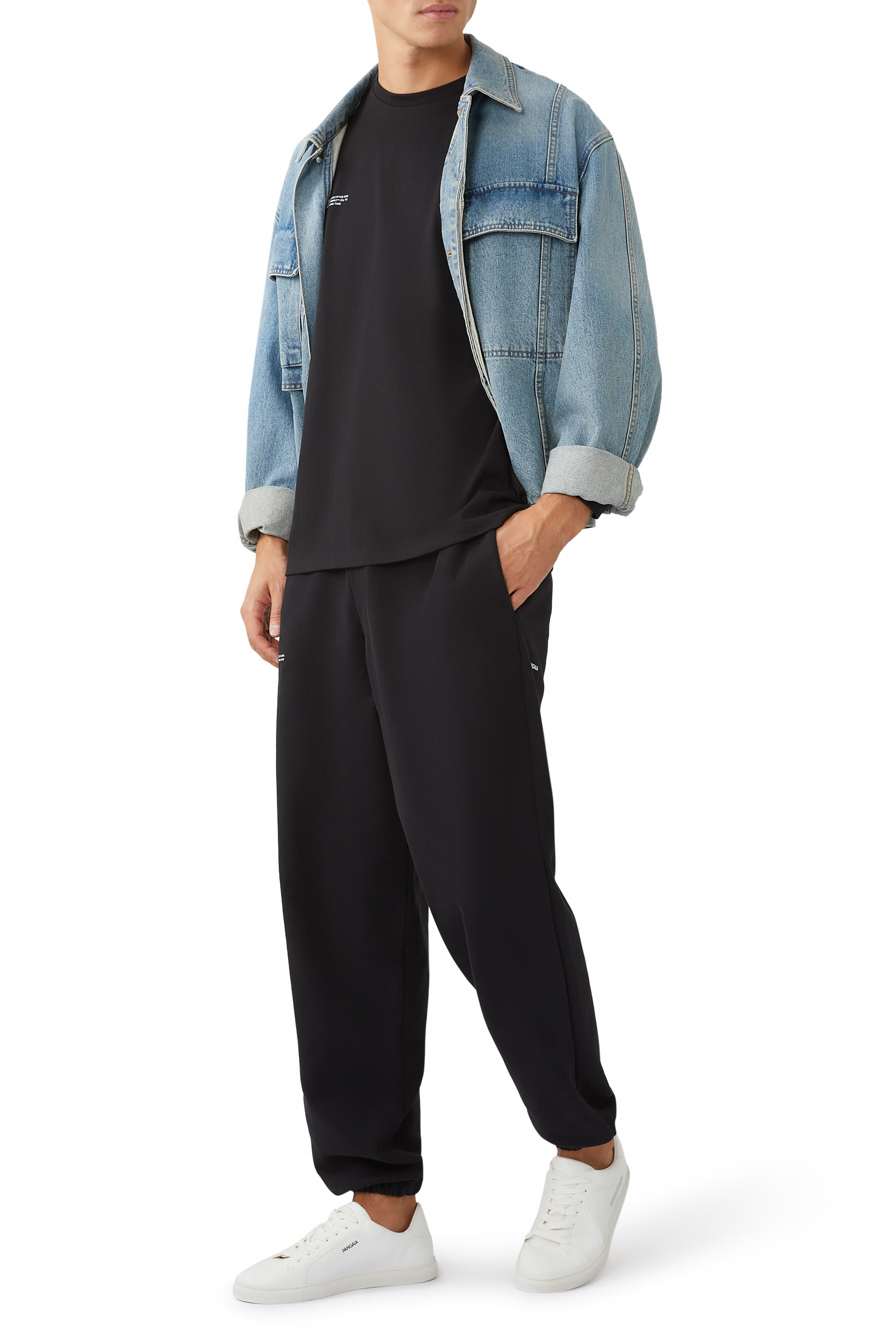 تيشيرت بأكمام طويلة بشعار الماركة