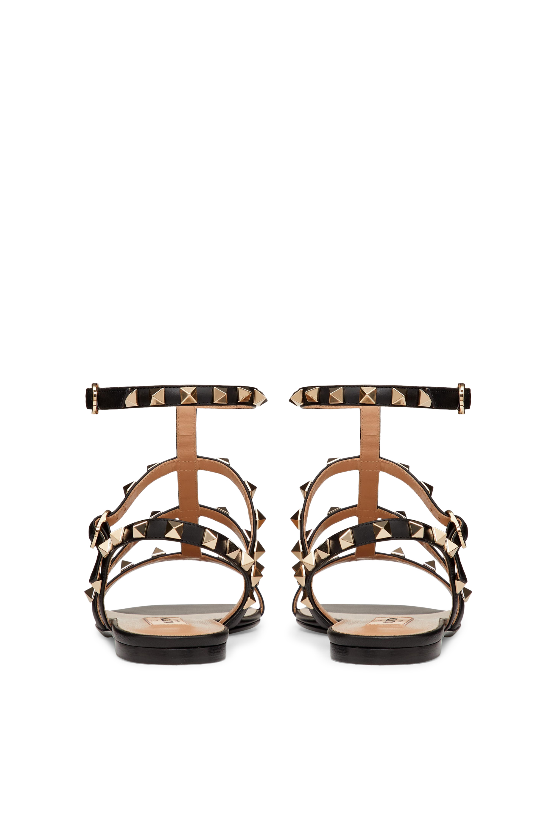 صندل بتصميم جلاديتور مرصع بحلي هرمية