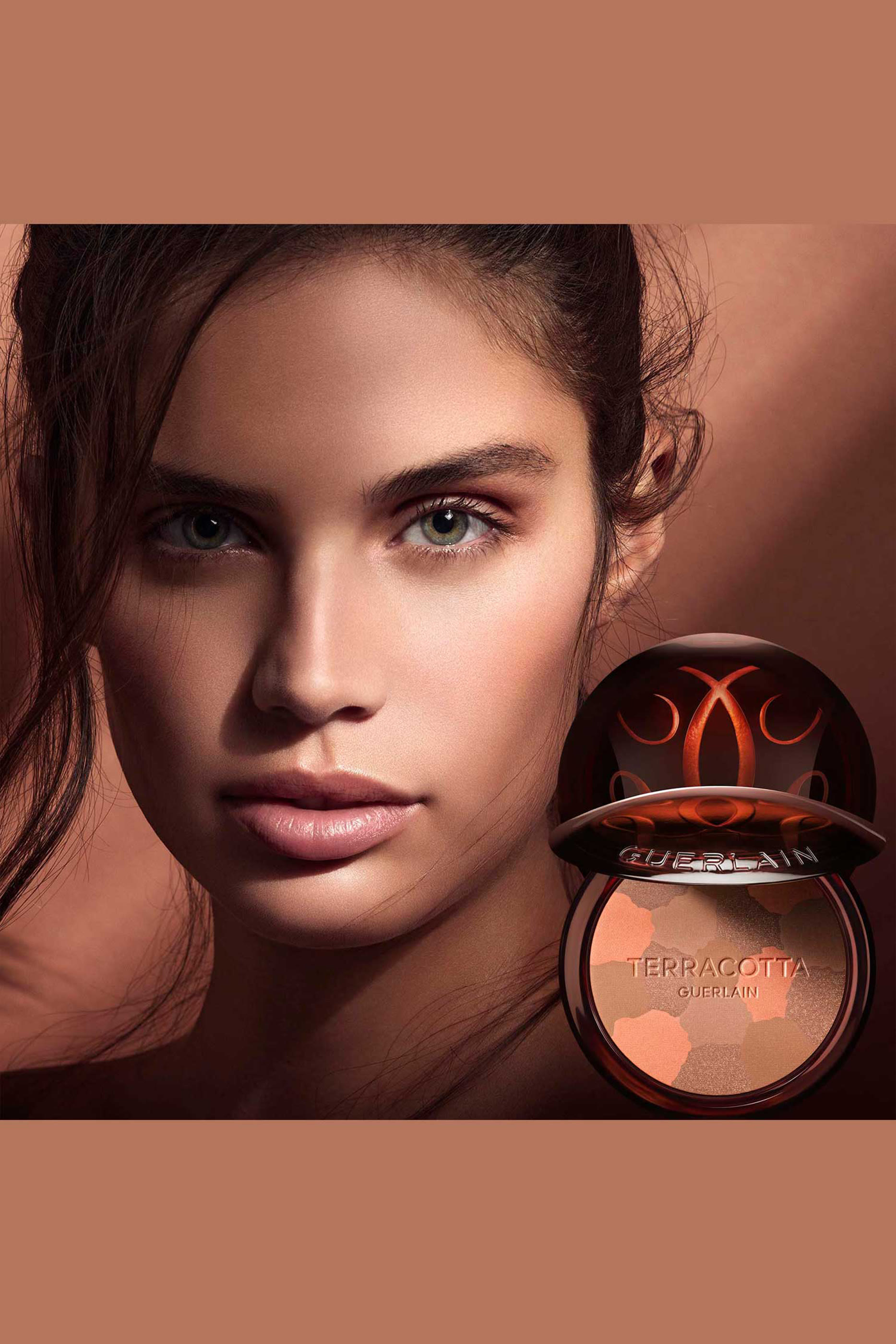 بودرة تيراكوتا لايت لإشراقة طبيعية صحية