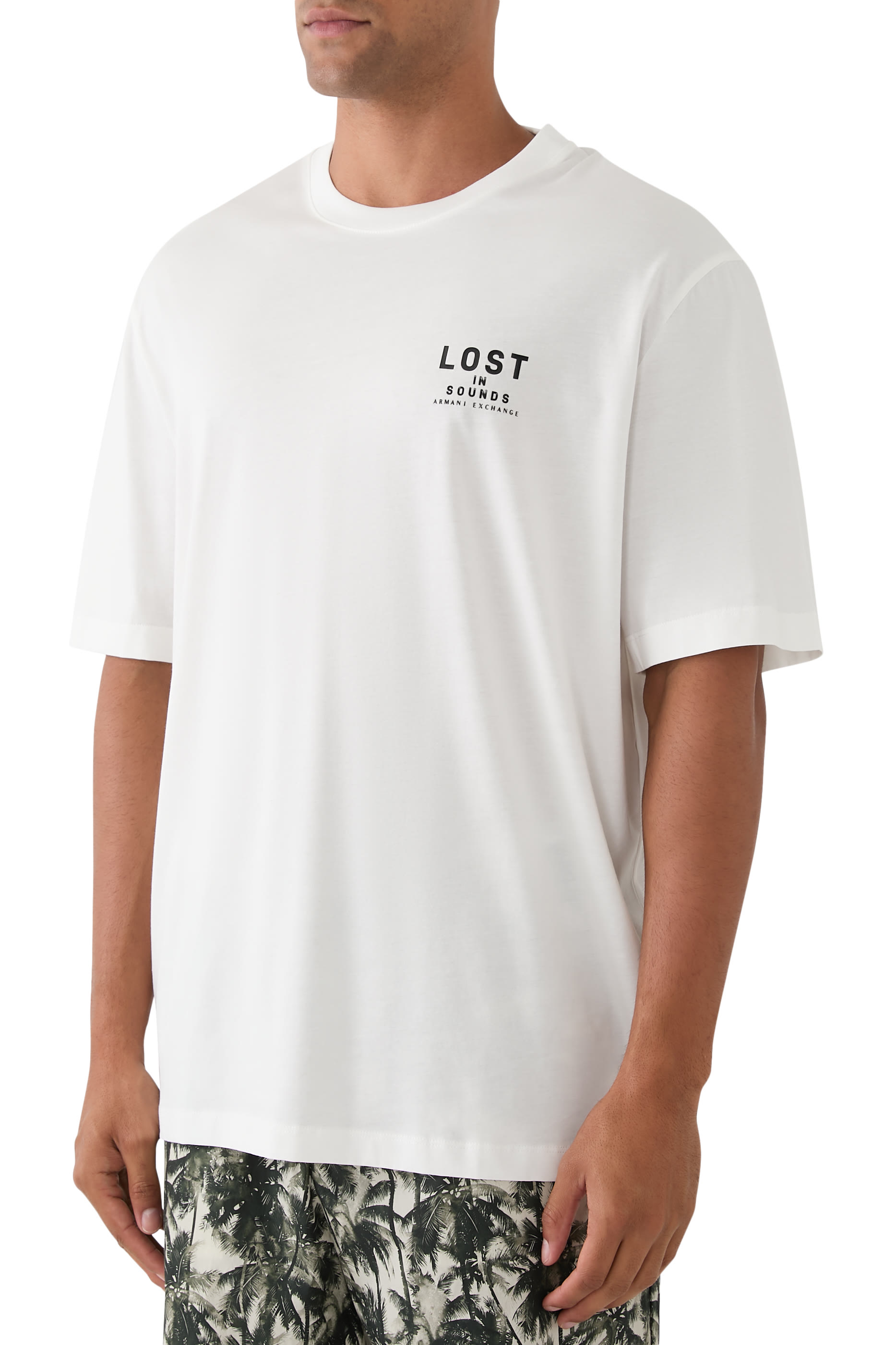 تيشيرت بقصة عادية بطبعة