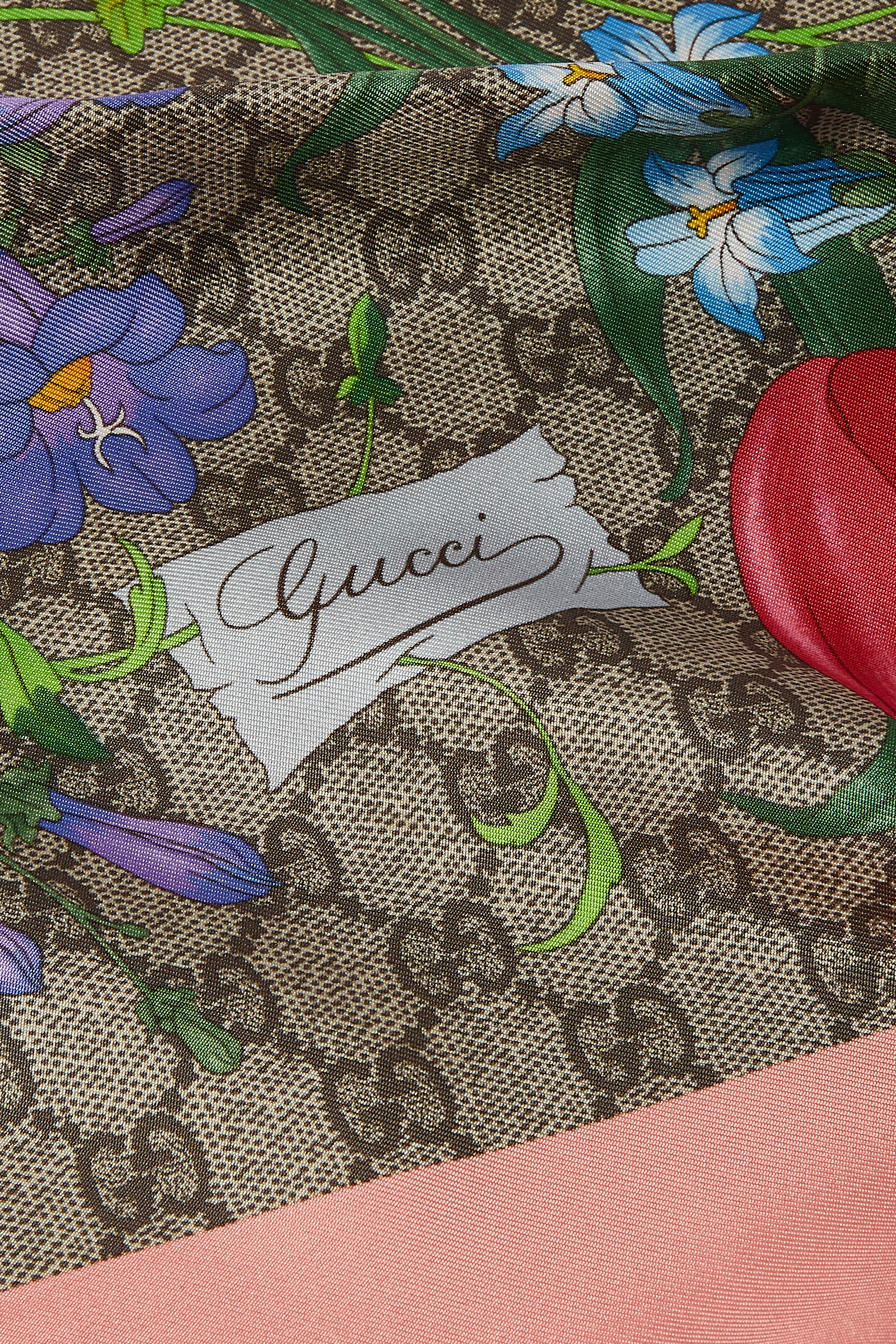 وشاح حرير بطبعة زهور وشعار GG