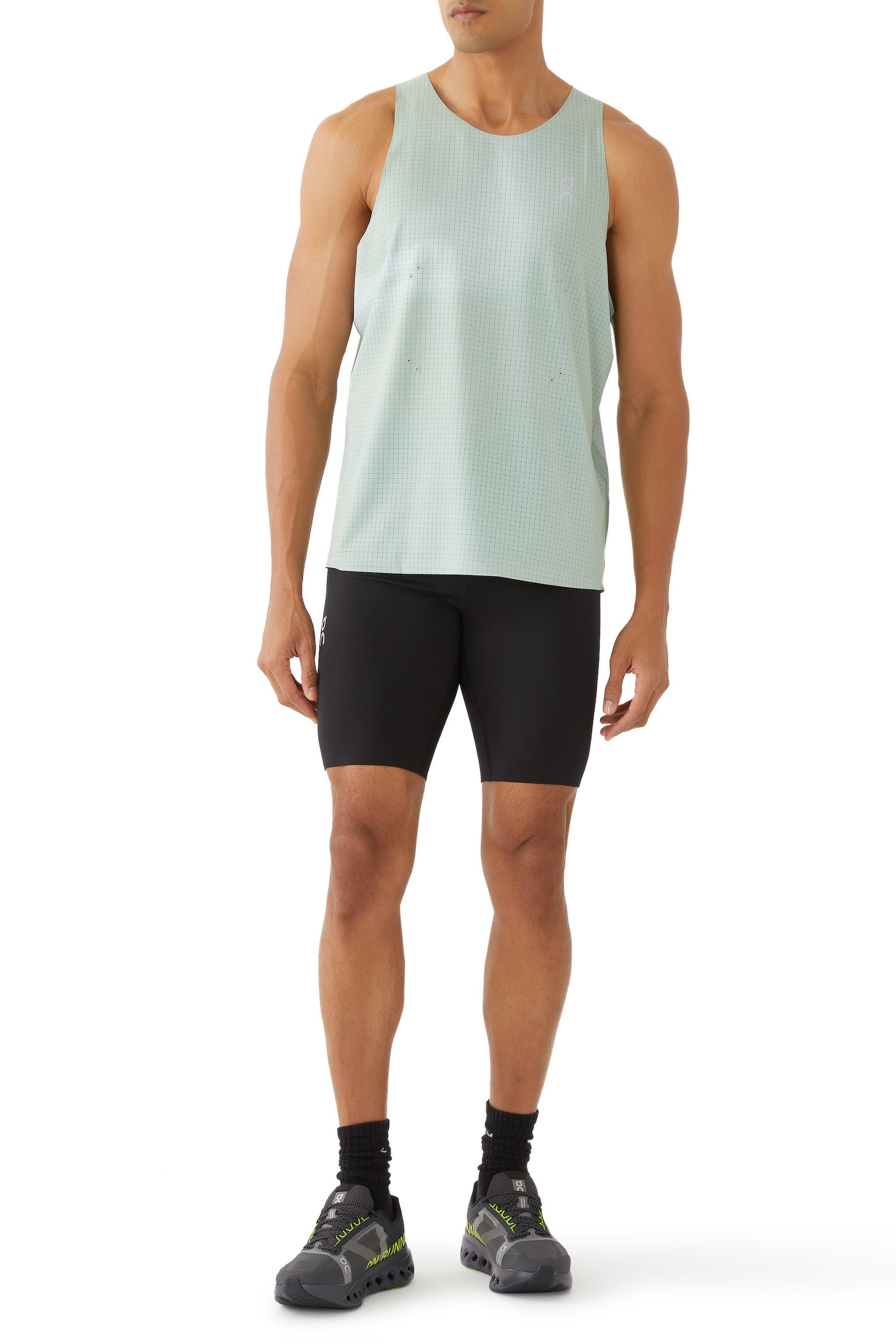 بلوزة بايس بلا أكمام