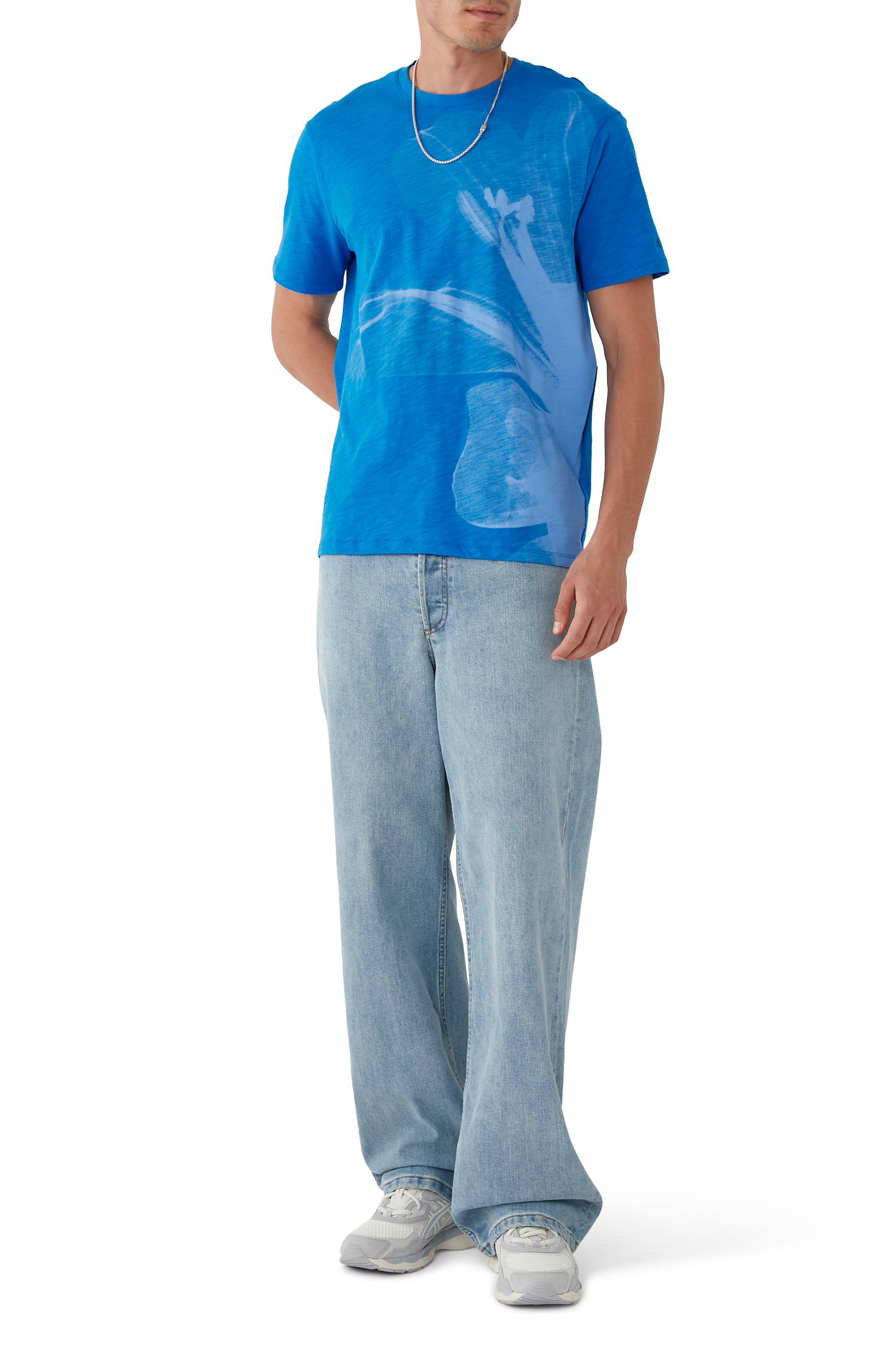 تيشيرت بطبعات أوراق شجر قطن