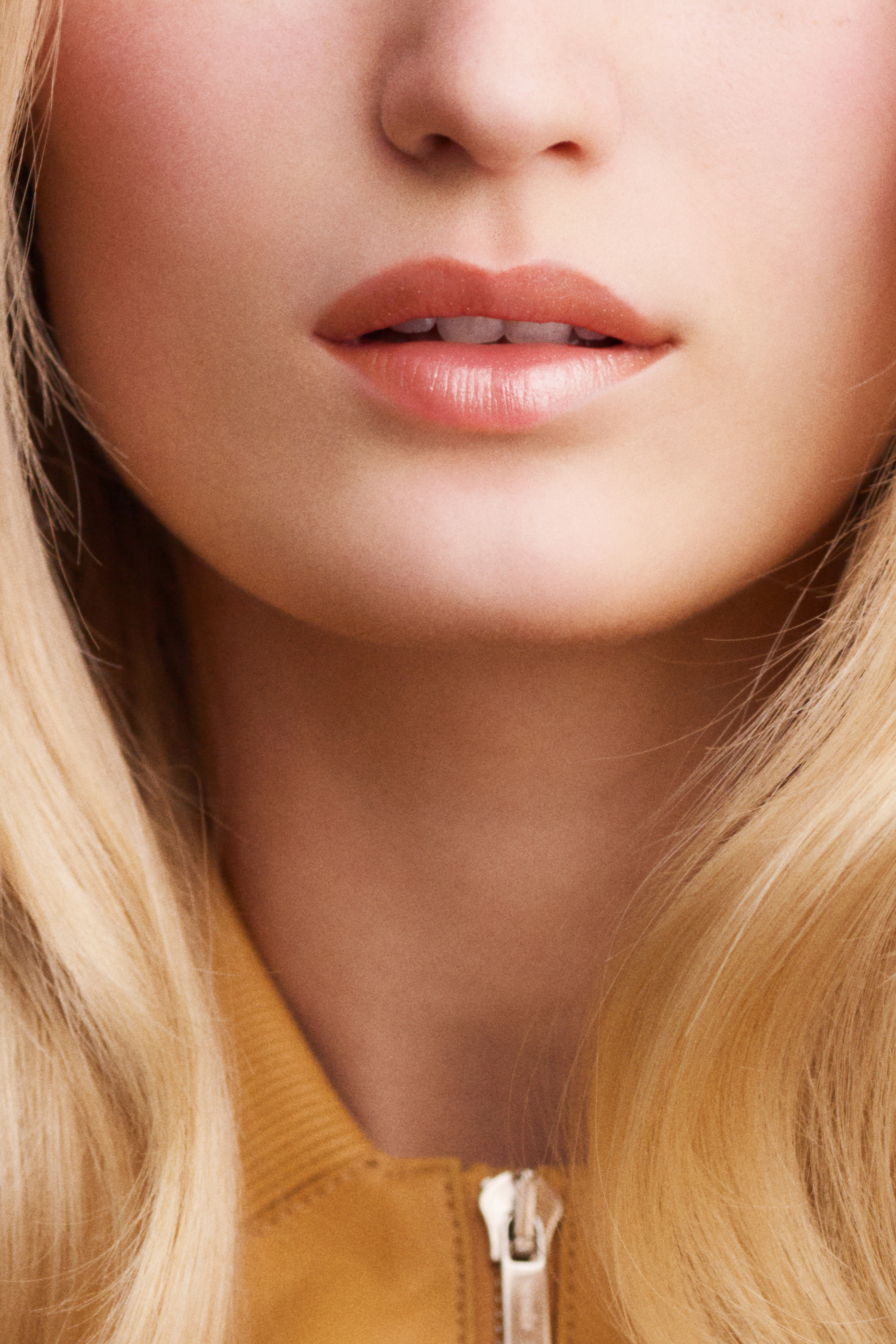 مجموعة أحمر الشفاه Rouge Hermès, ملمع الشفاه فائق اللمعة “Poppy”