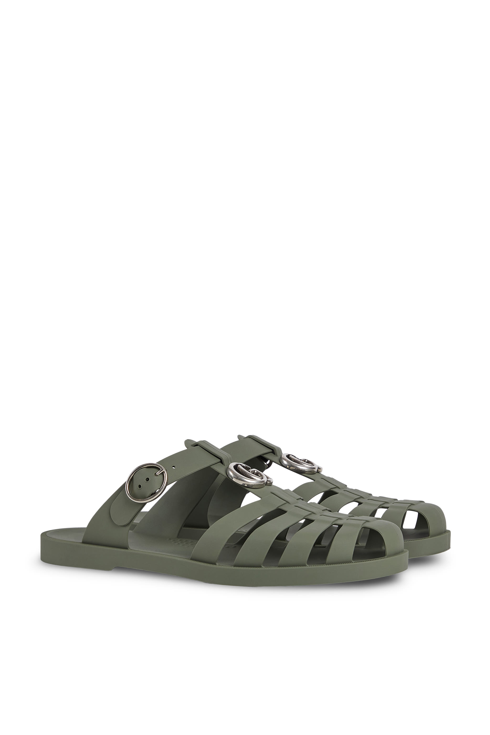 حذاء مفتوح بشعار حرفي الماركة