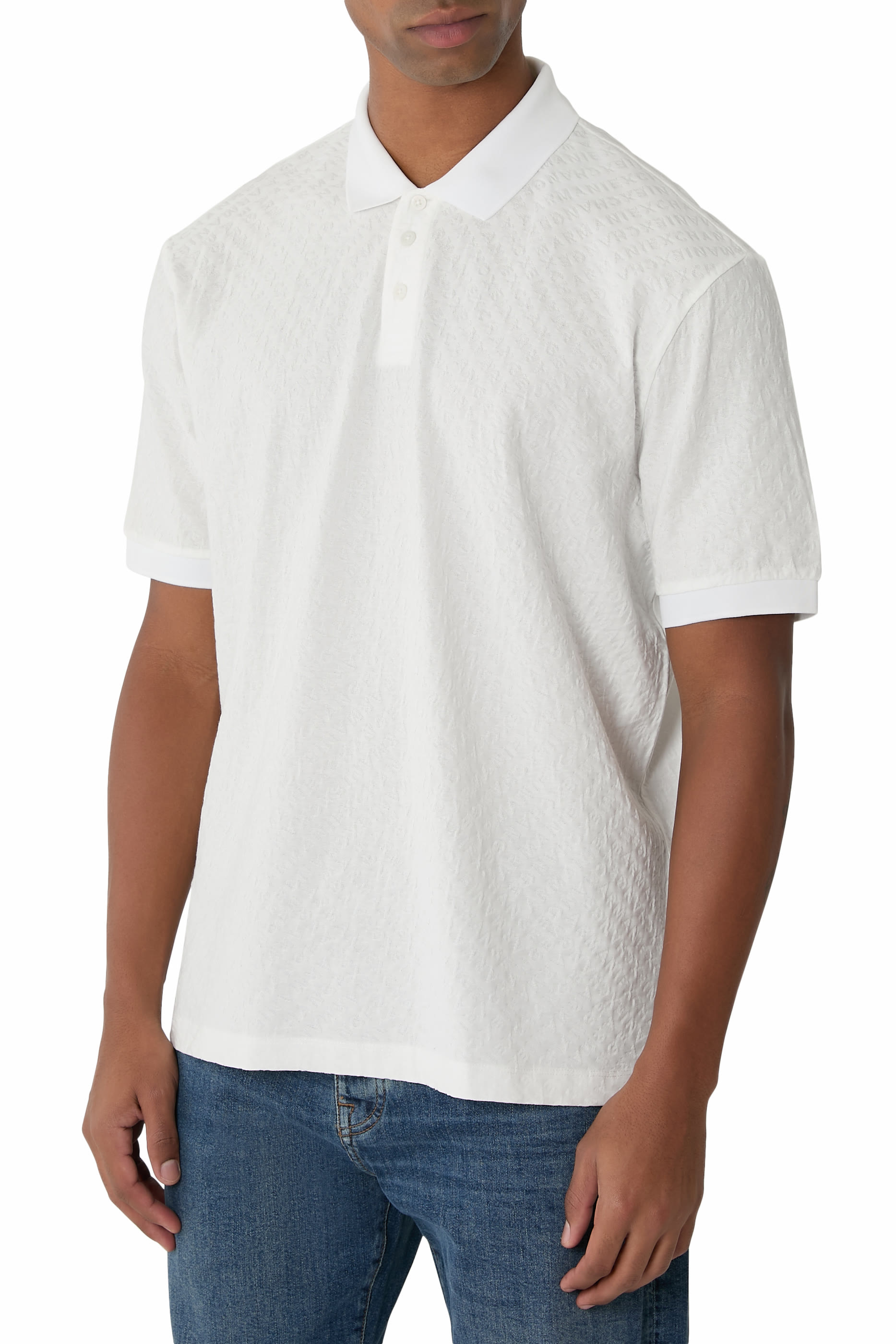 قميص بولو مزين بشعار الماركة