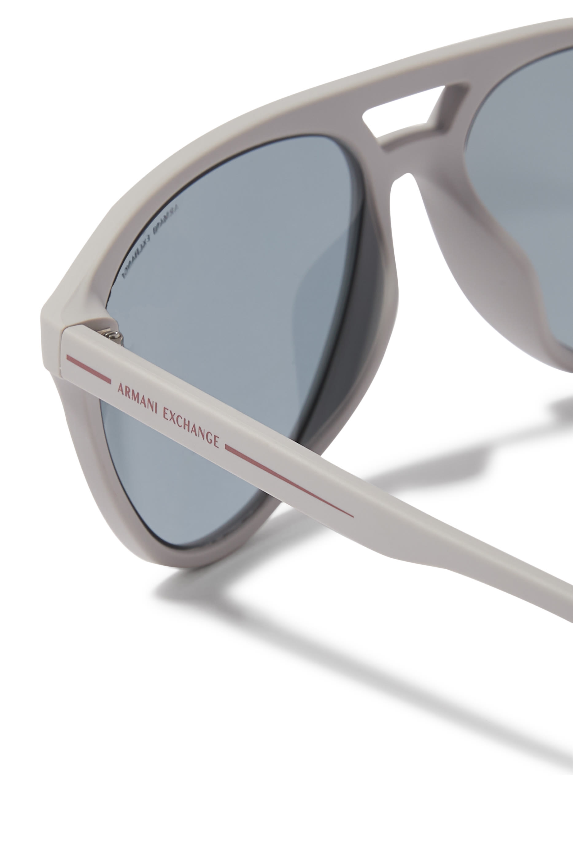 نظارة شمسية بإطار أفياتور من تشكيلة الملابس الرياضية الأساسية