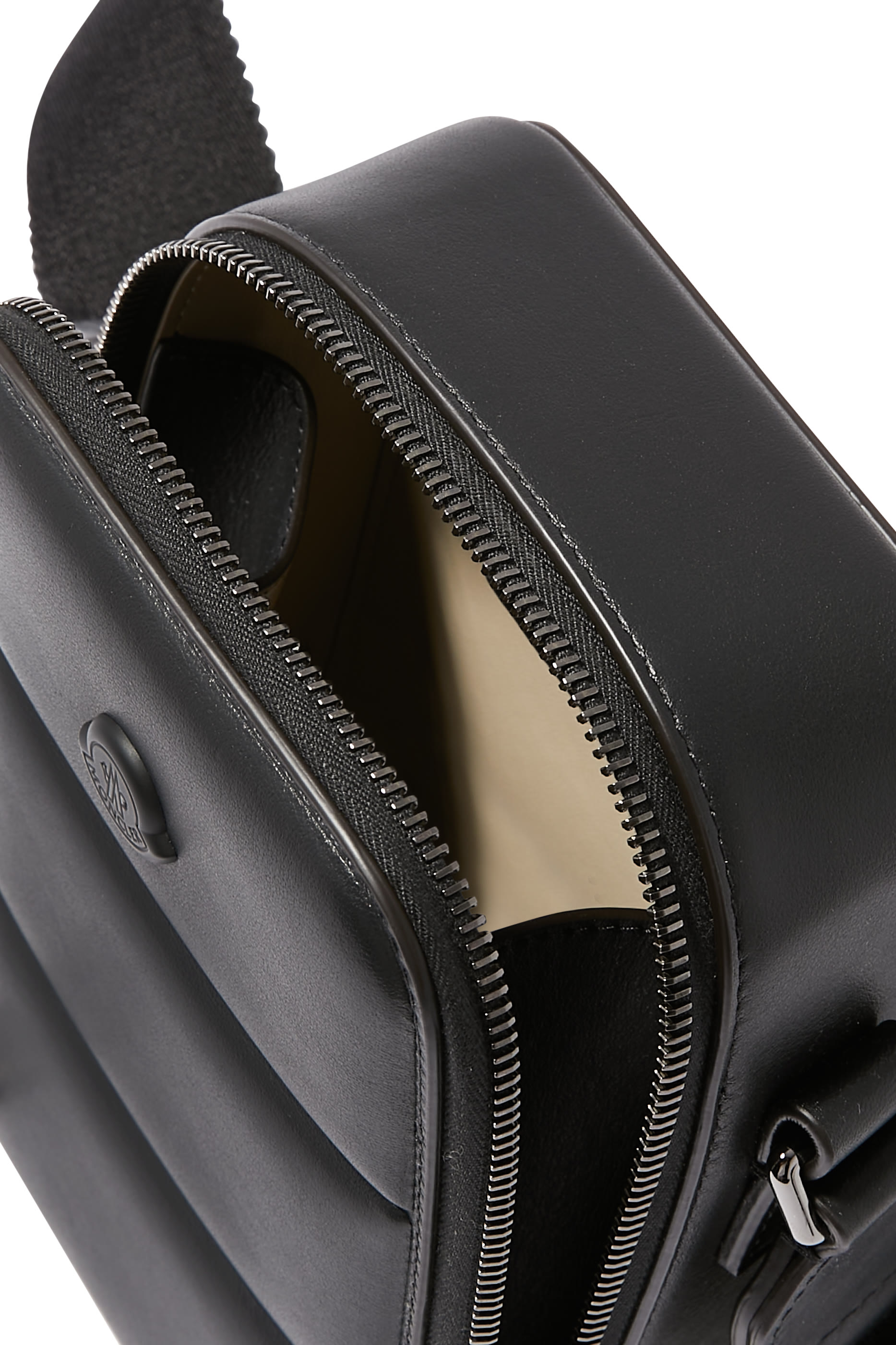 حقيبة كروس بتصميم عمودي