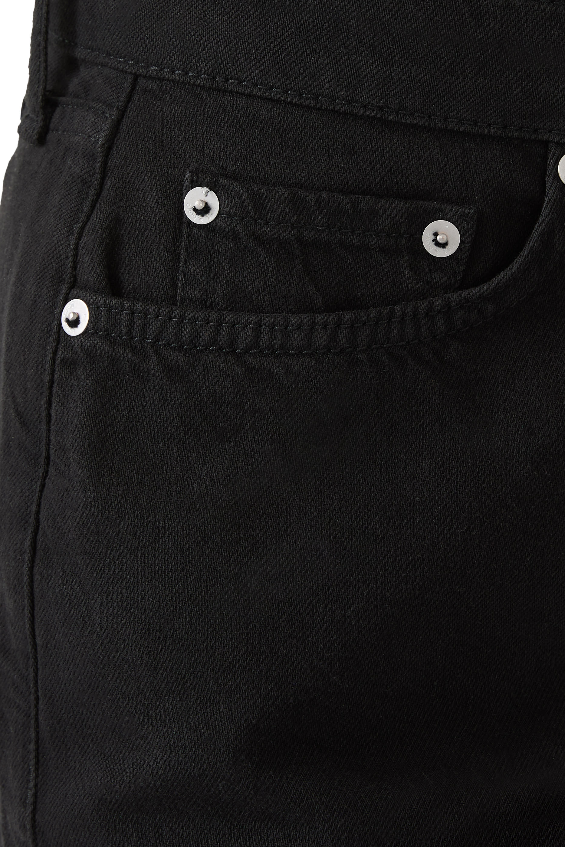 بنطال جينز لوغان بقصة ساق واسعة قماش خفيف الوزن