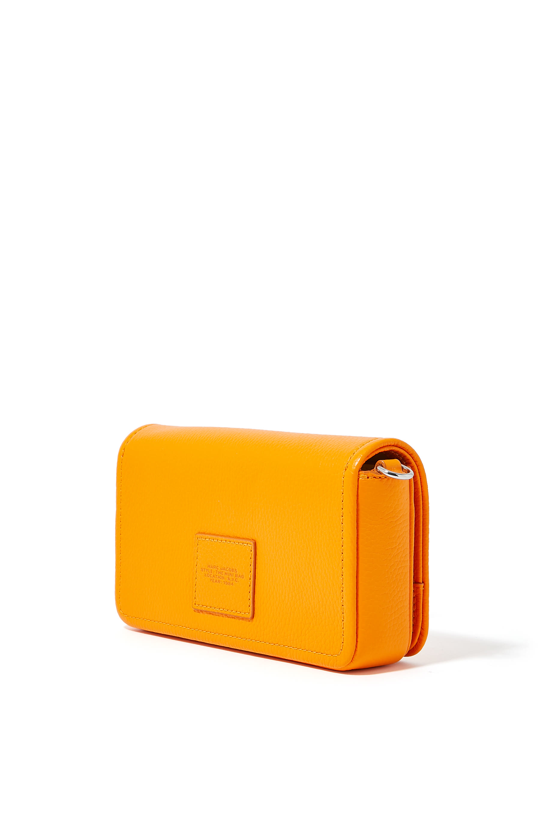 حقيبة صغيرة جلد