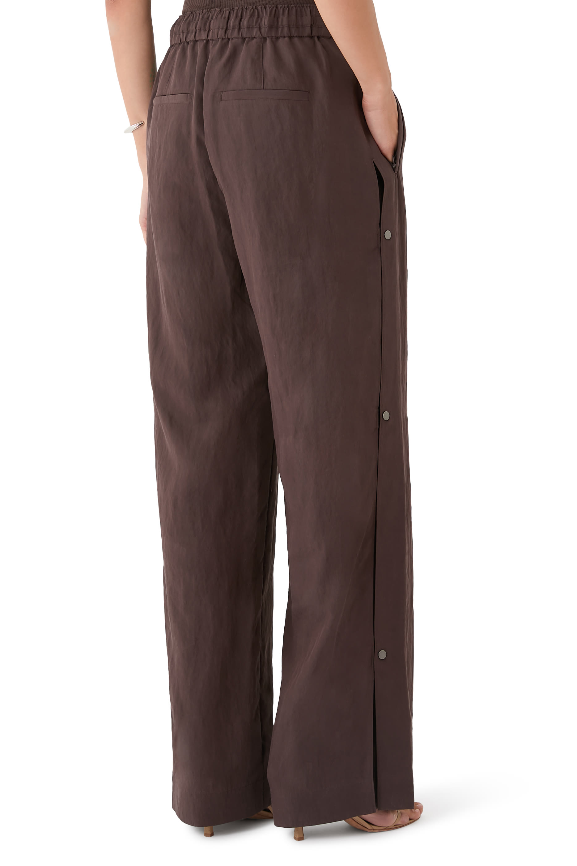 بنطال سهل الارتداء بزر كبس في الداخل