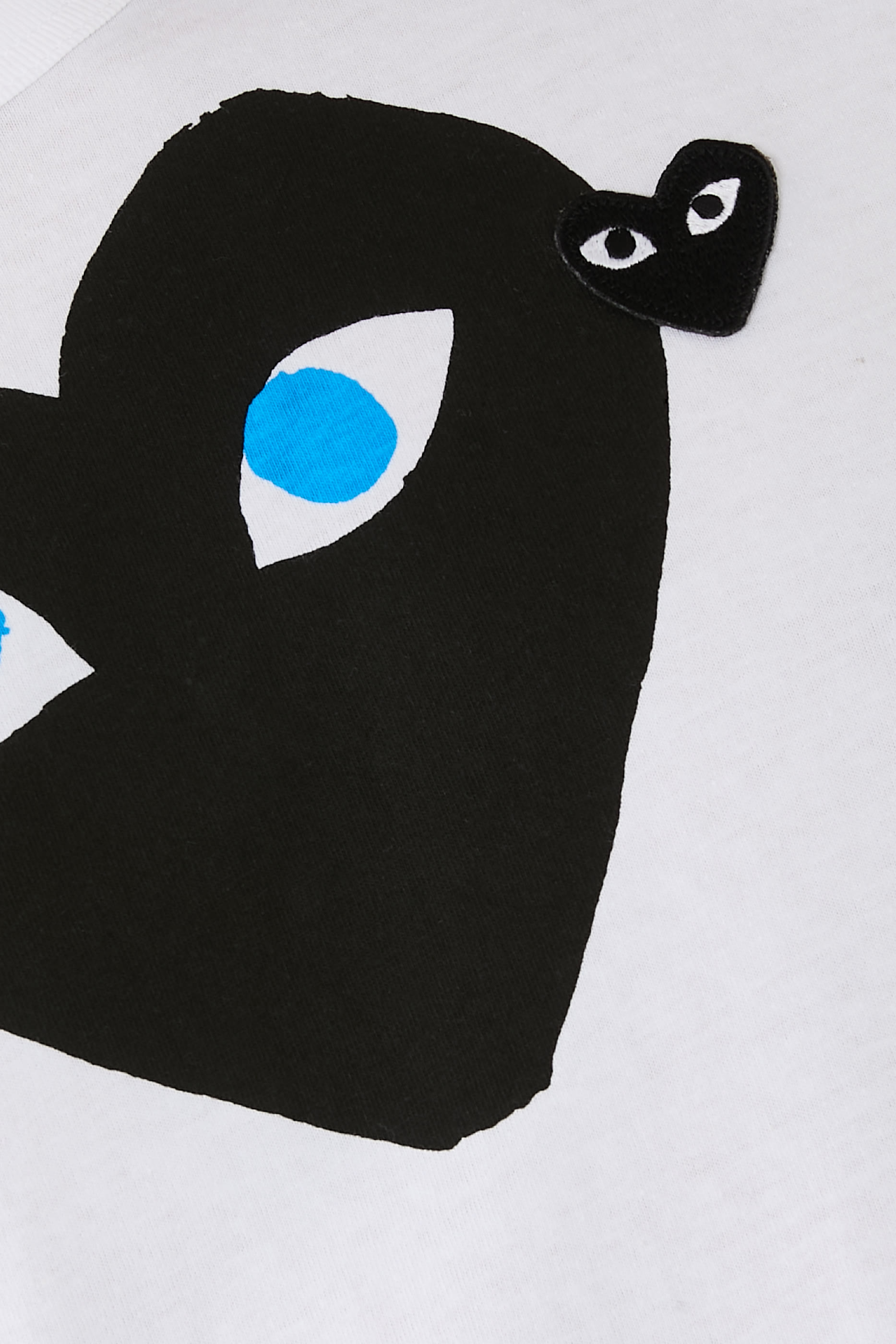 تيشيرت مزين بقلب كبير