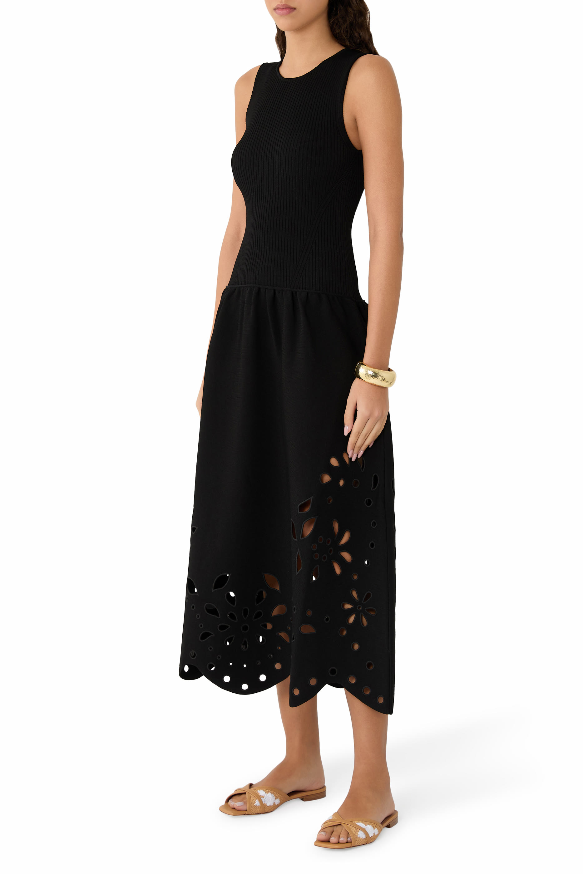 صندل بيرلا بكعب مسطح