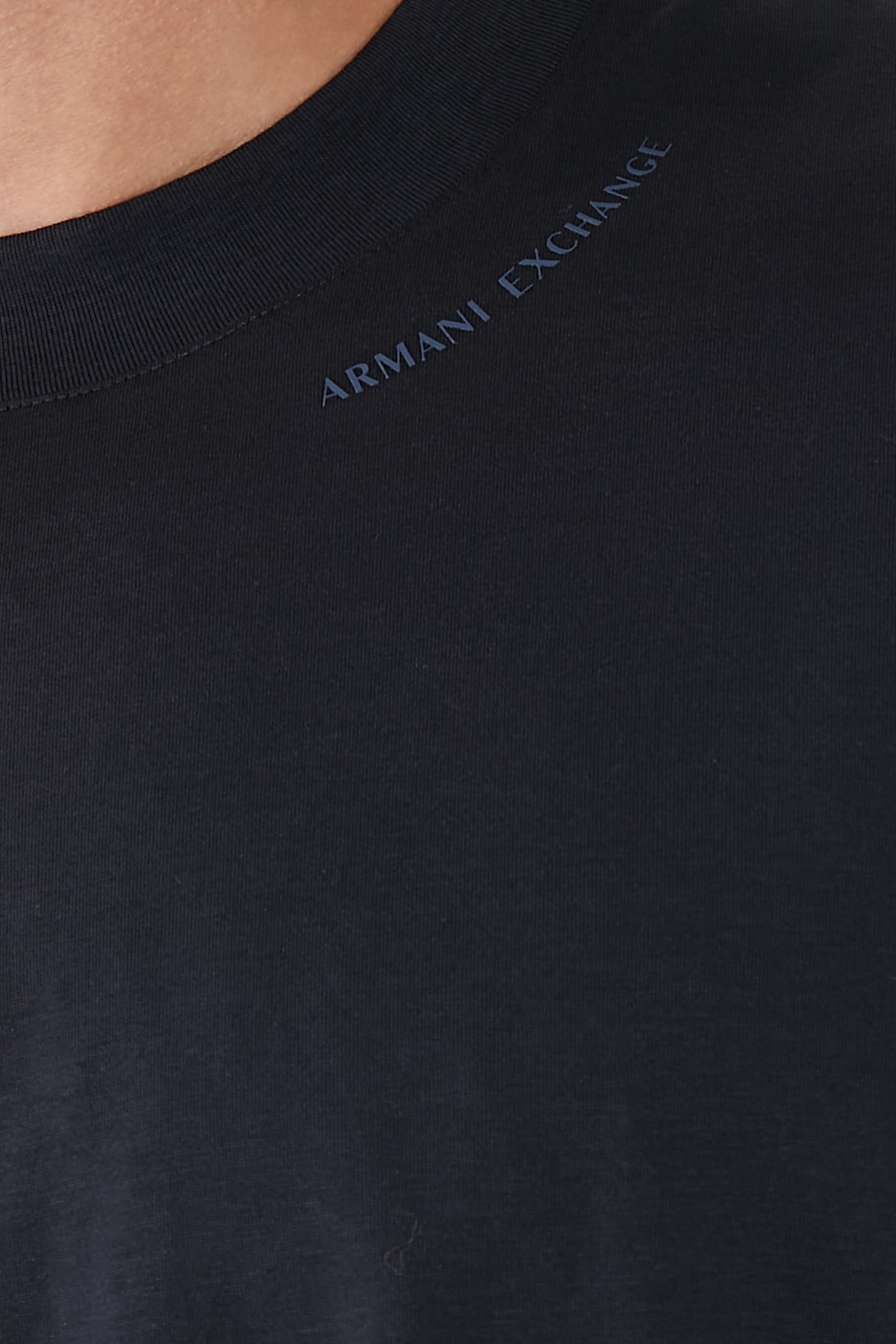 تيشيرت جيمنازيوم بياقة ضيقة