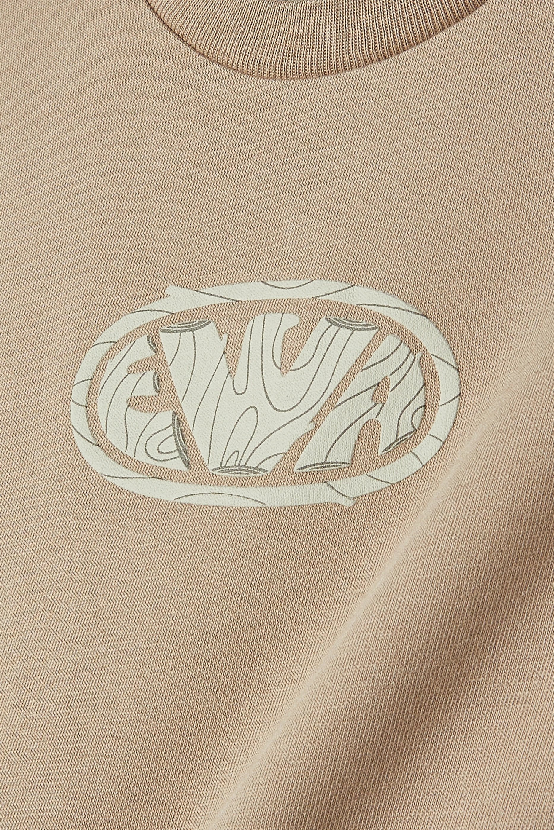 تيشيرت مزين بشعار الماركة للأطفال