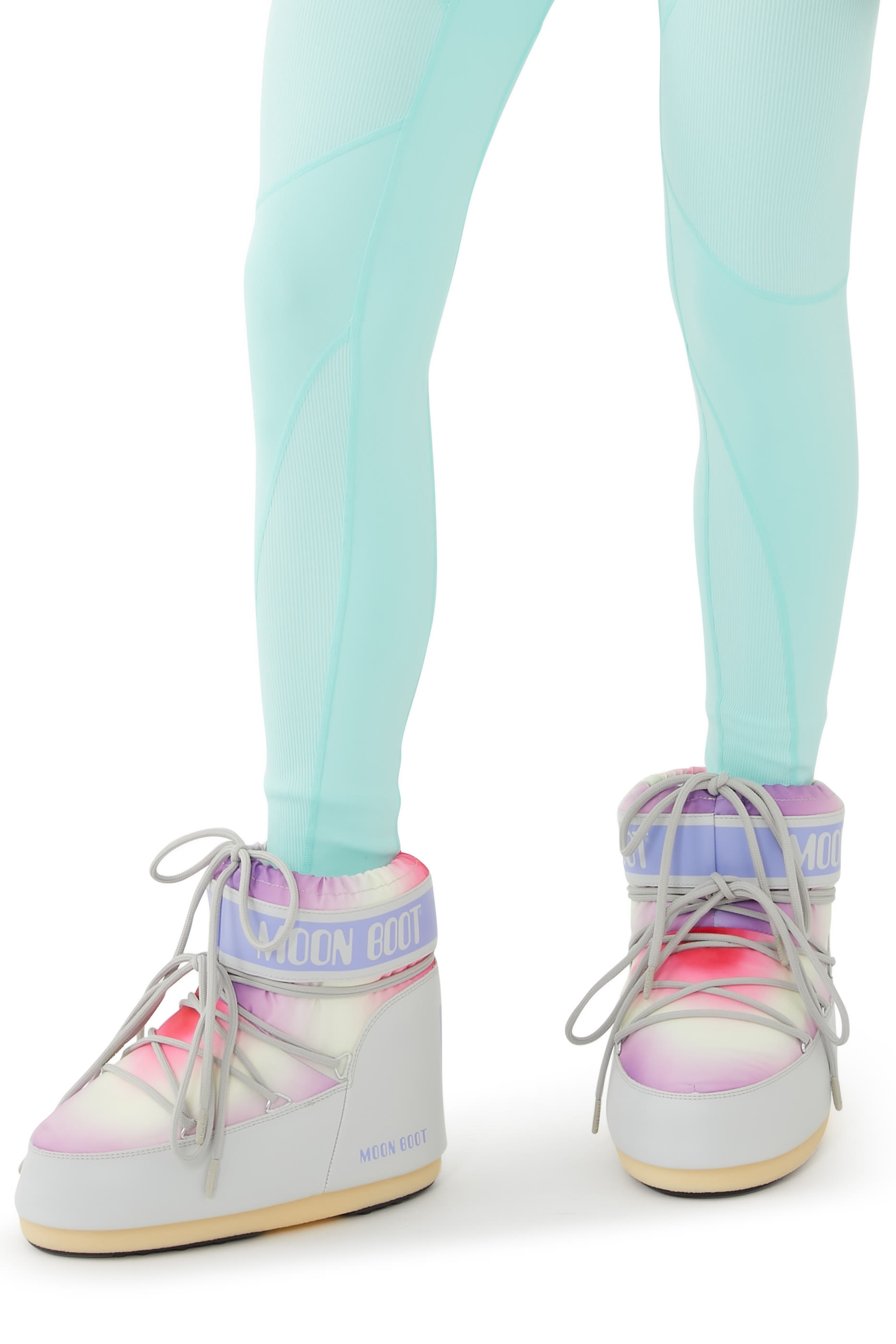 بوت ايكون بقصة منخفضة مصبوغ بالعقد والربط