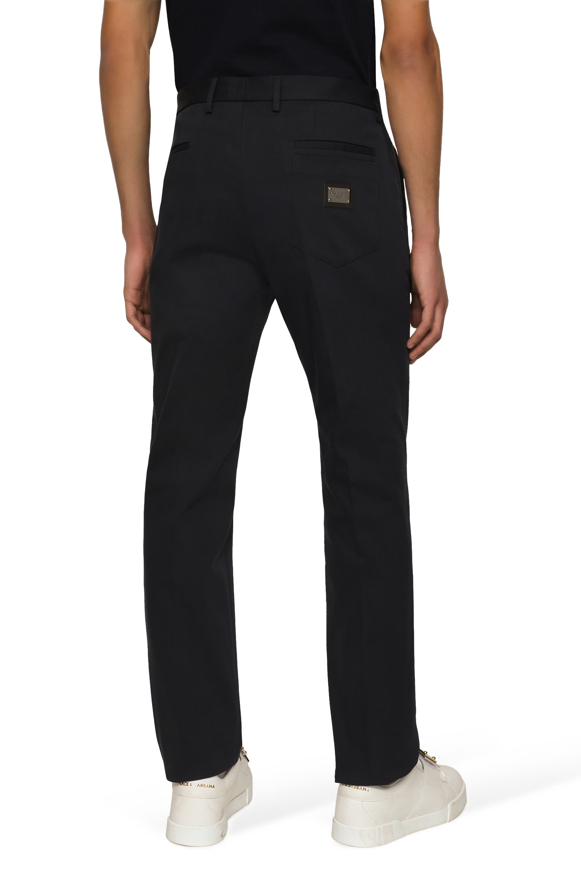 بنطال بشعار الماركة