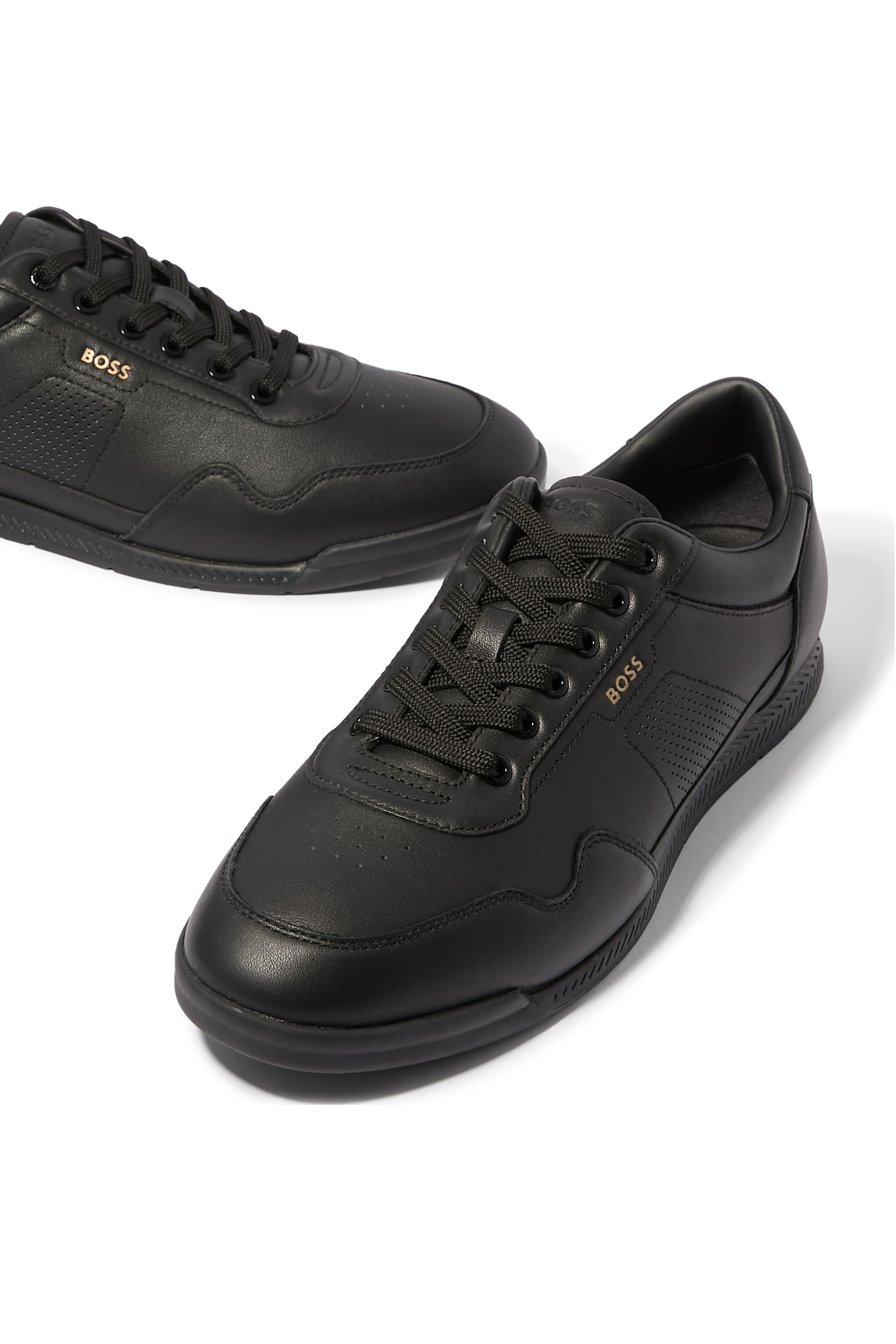 سنيكرز تيتانيوم