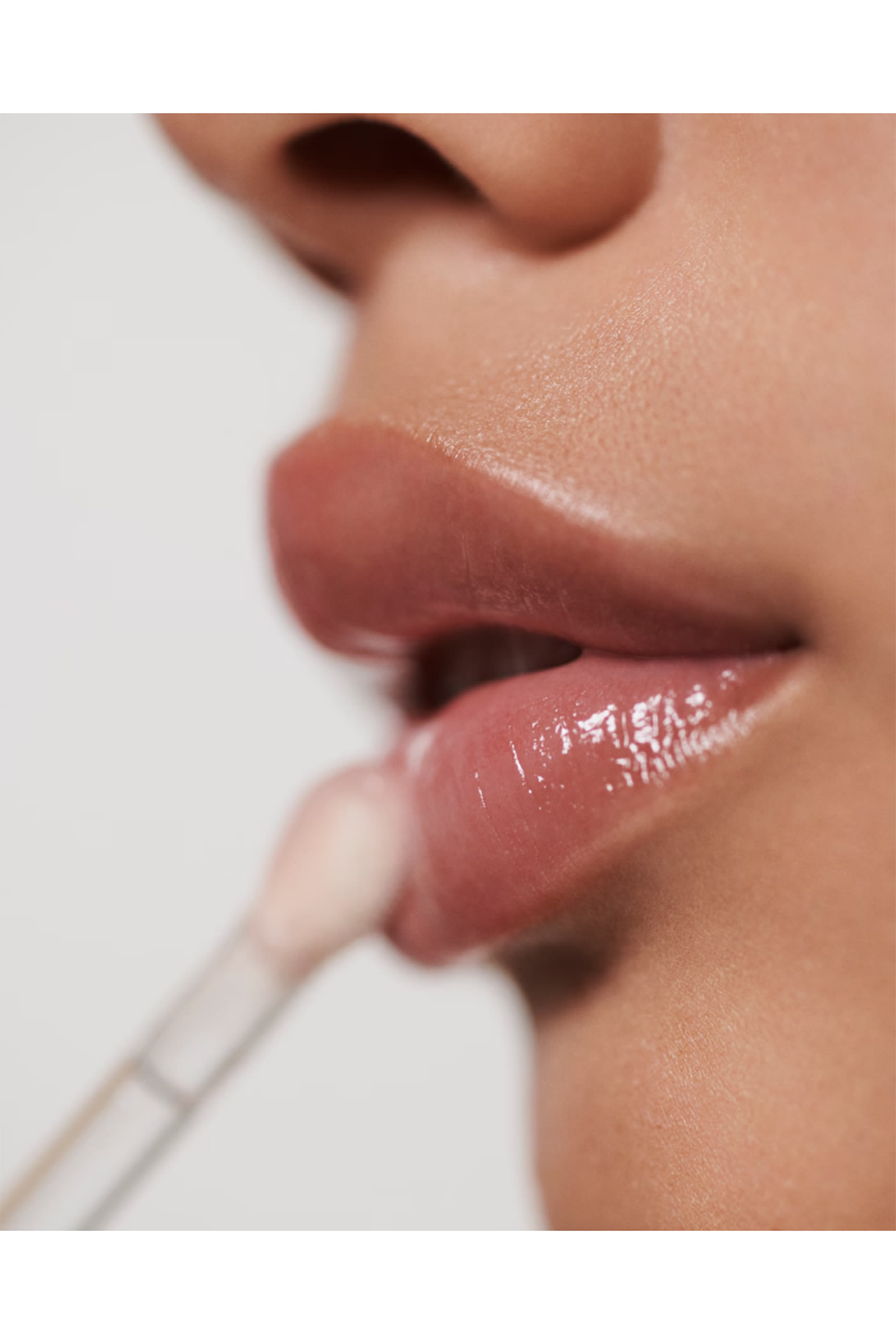 مستحضر لملء الشفاه