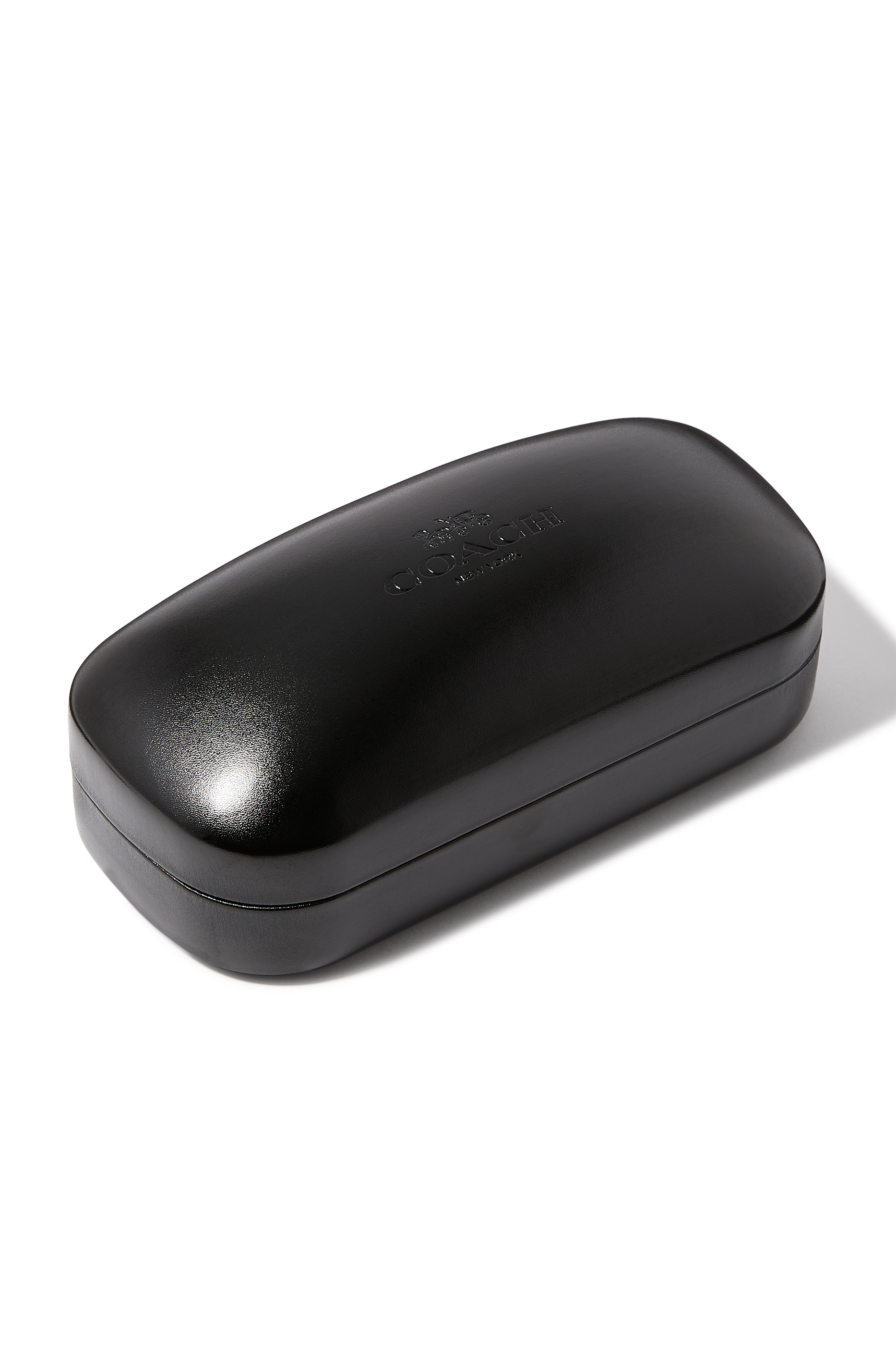 نظارة شمسية بإطار بتصميم غير متماثل