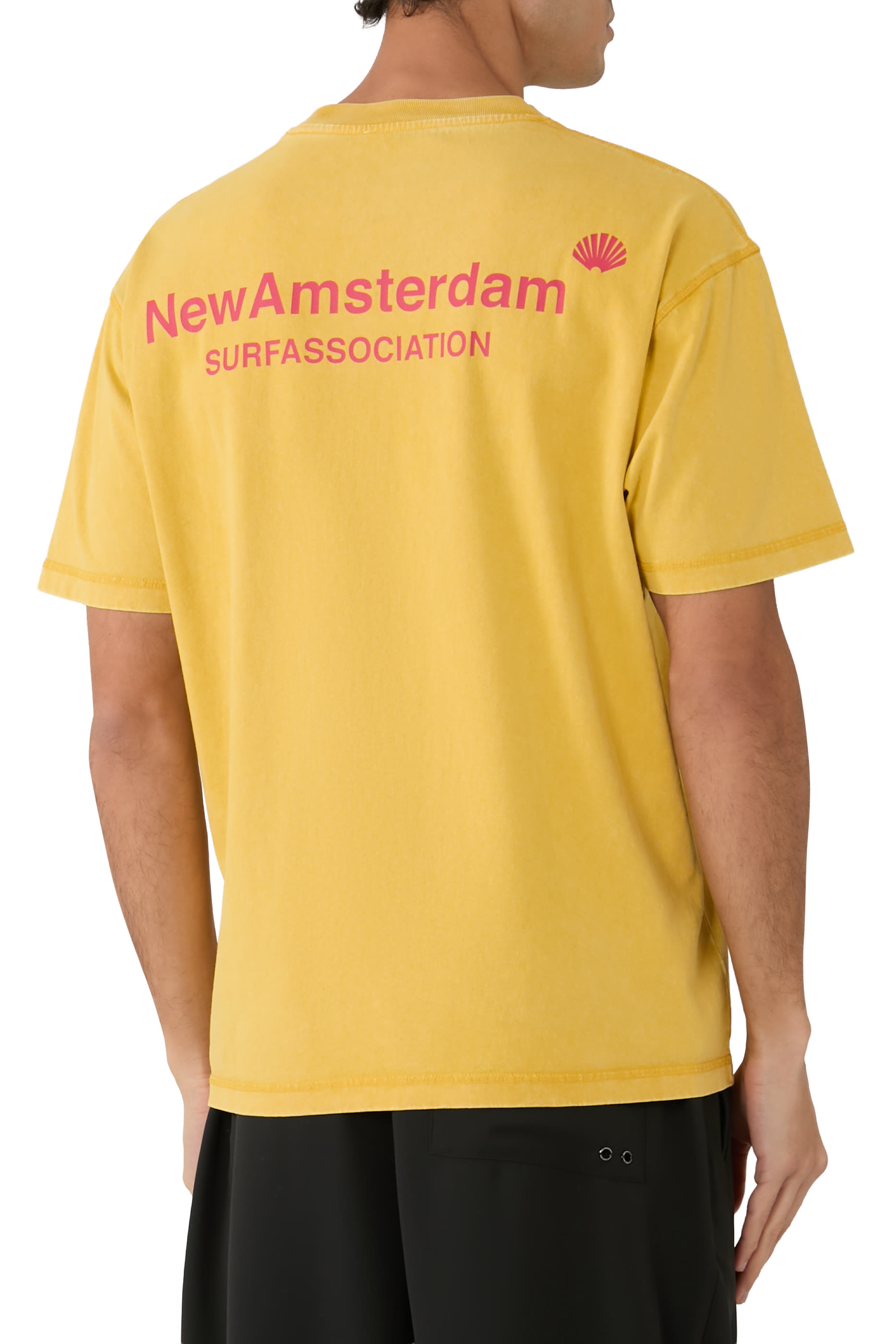 تيشيرت بشعار الماركة