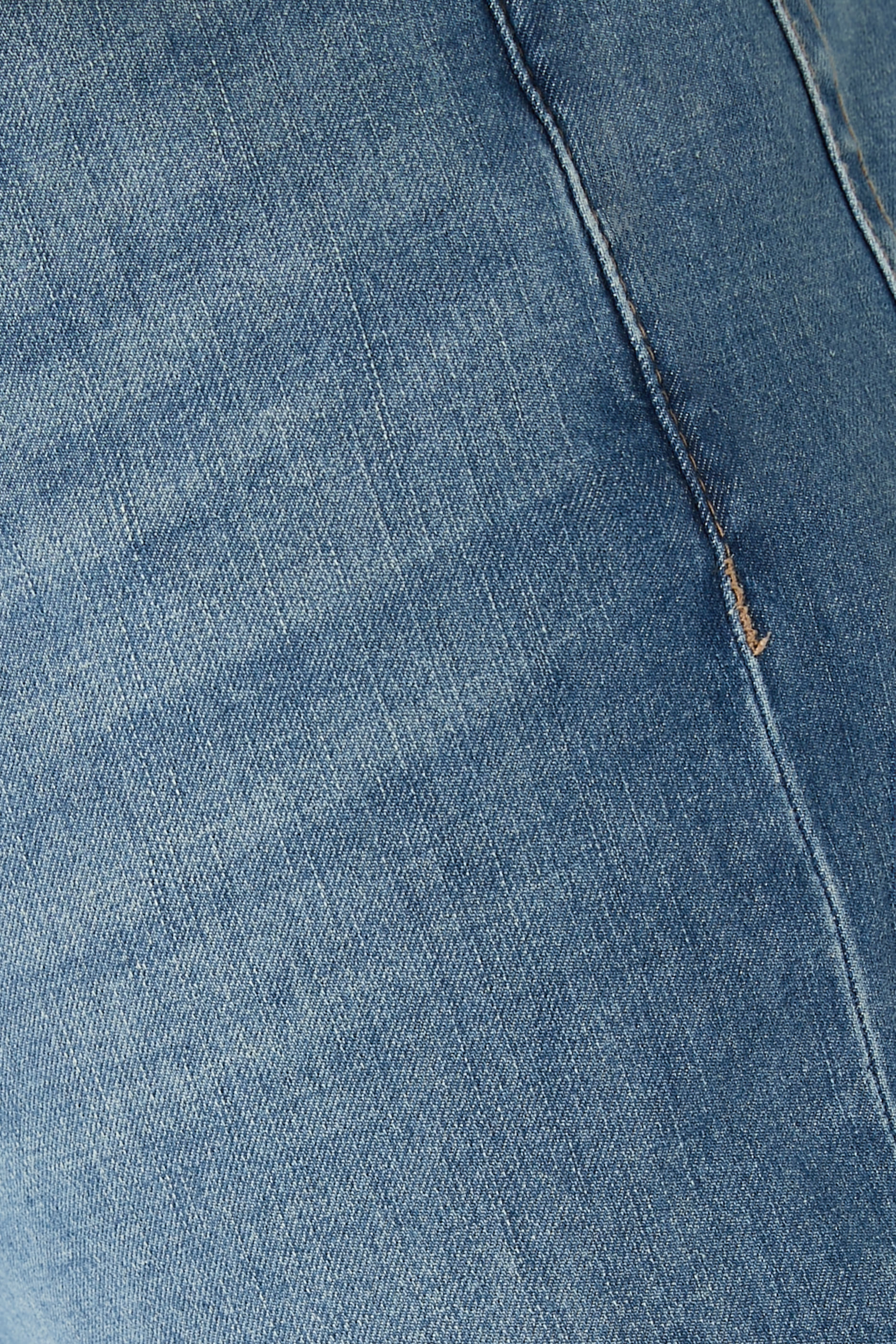 بنطال جينز ايرفلكس 2 بقصة ضيقة