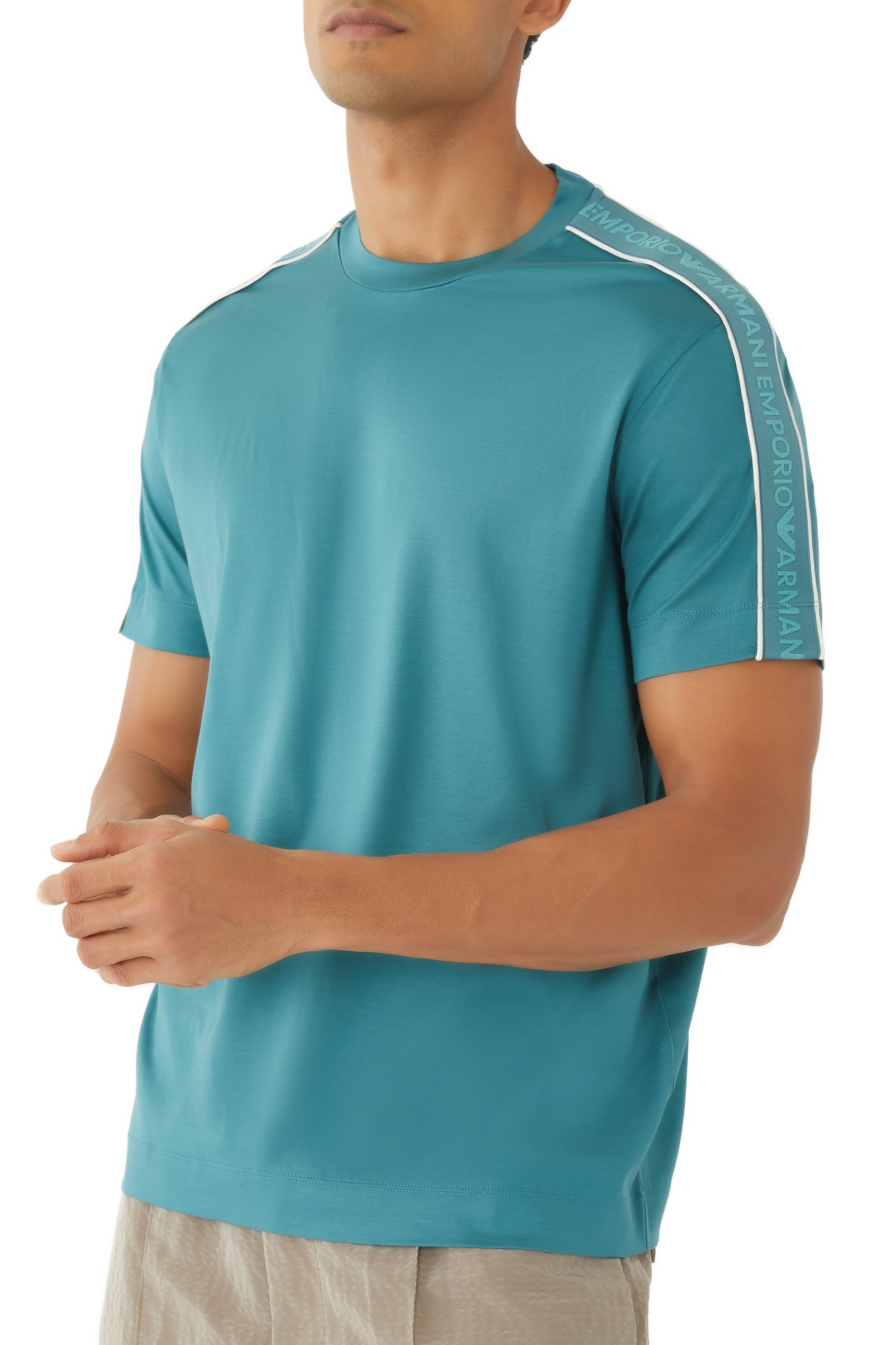 تيشيرت بشريط بشعار الماركة