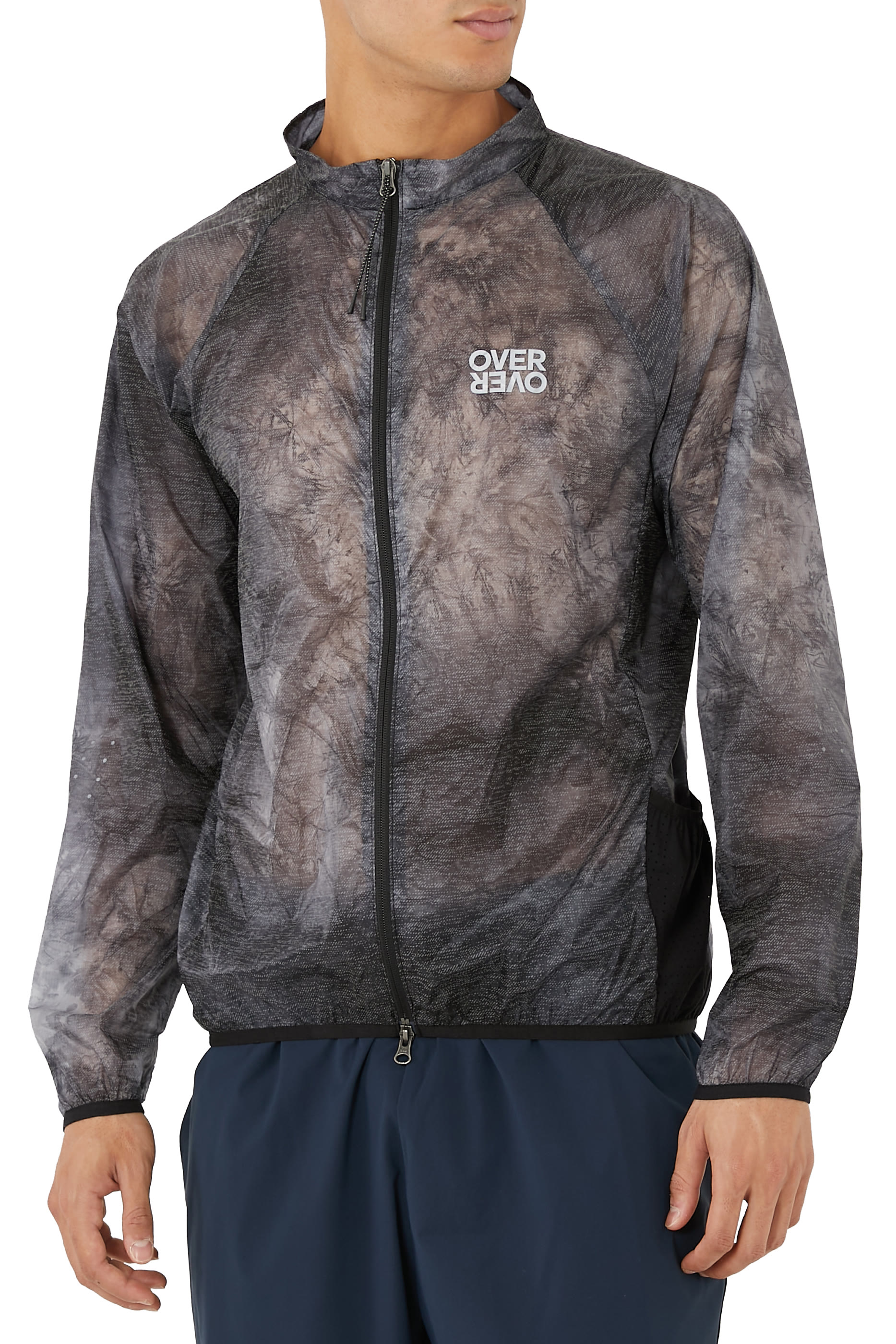 جاكيت رياضي مقاوم للأمطار