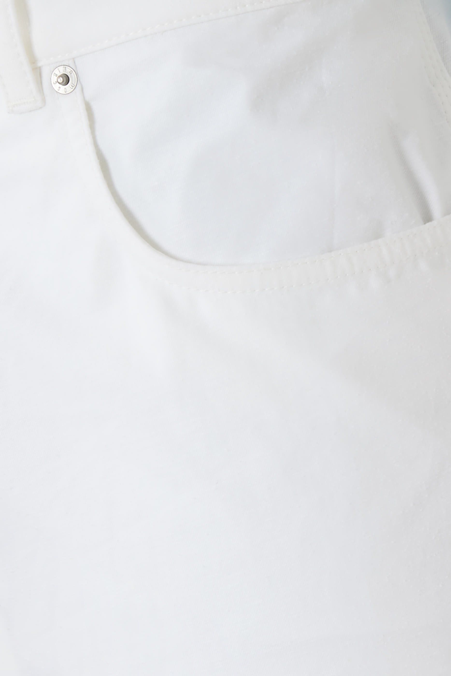 بنطال جينز بحلية شعار الماركة