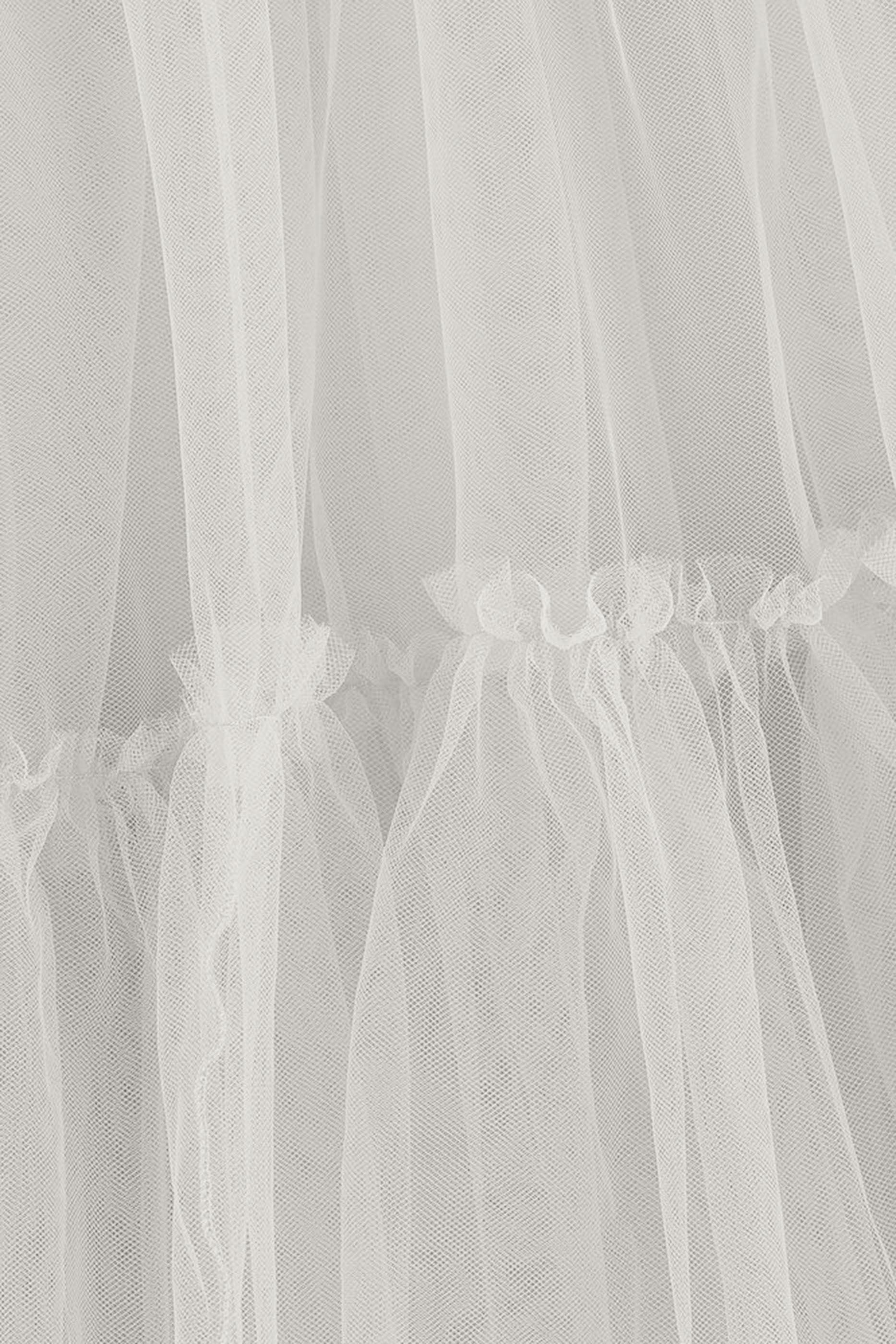 فستان تول بأكمام طويلة للأطفال