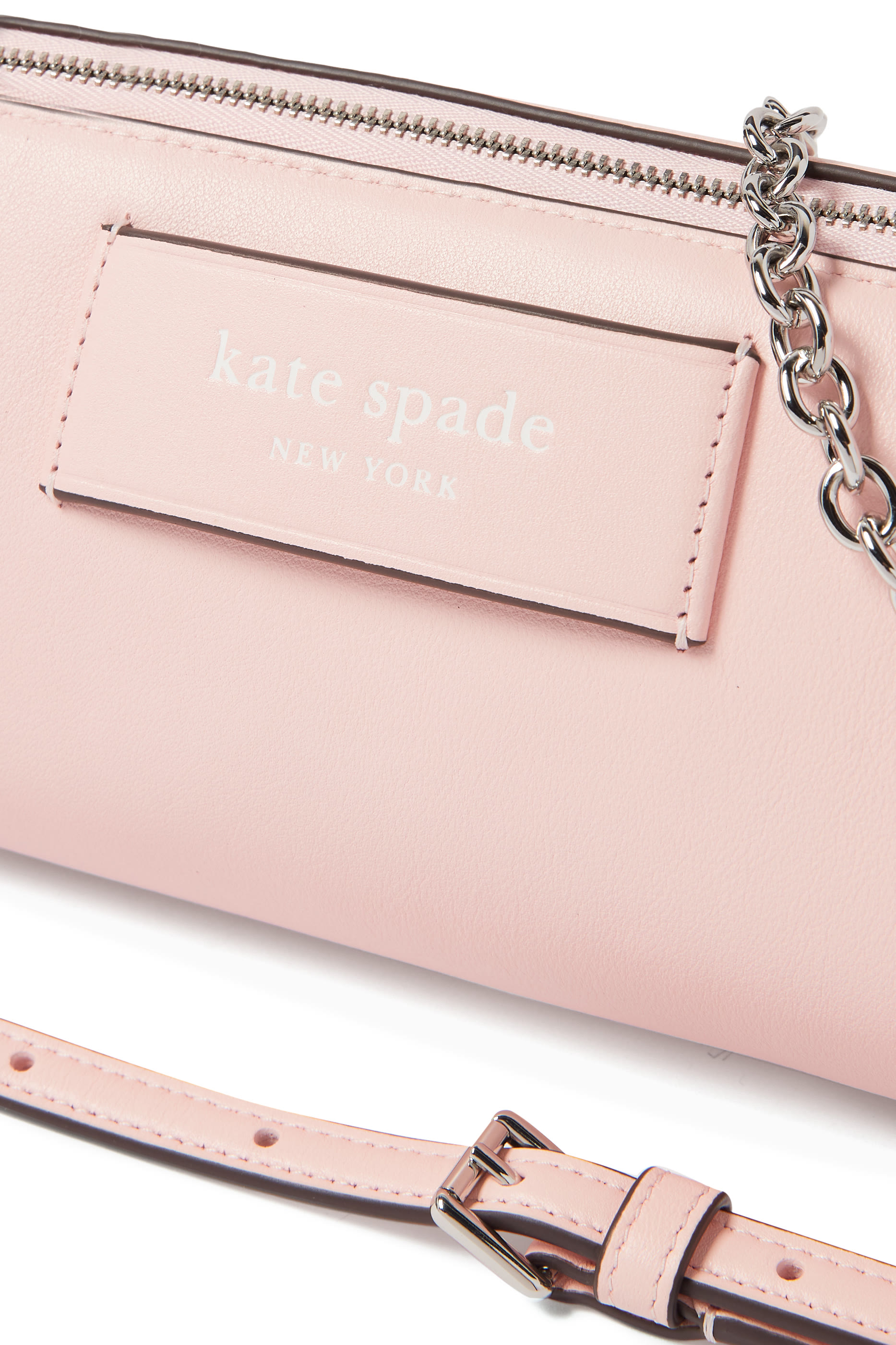 حقيبة بوشيت بملصق بشعار الماركة