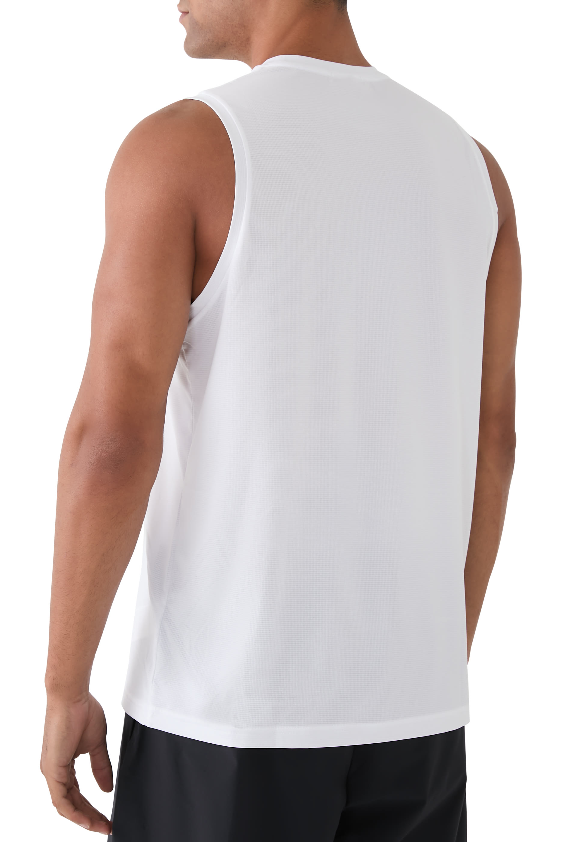 بلوزة كور بلا أكمام