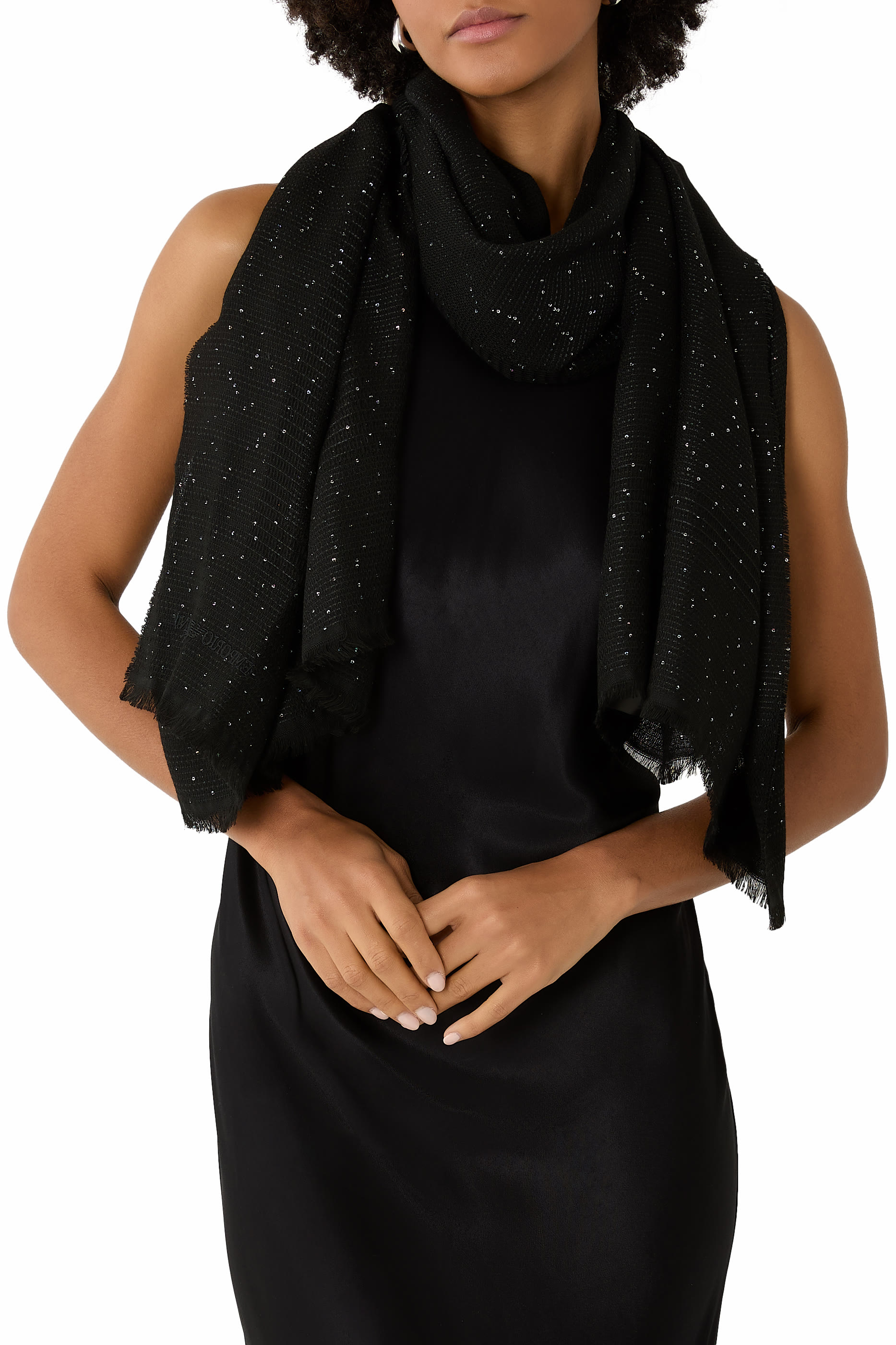 شال بشعار الماركة مزين بترتر